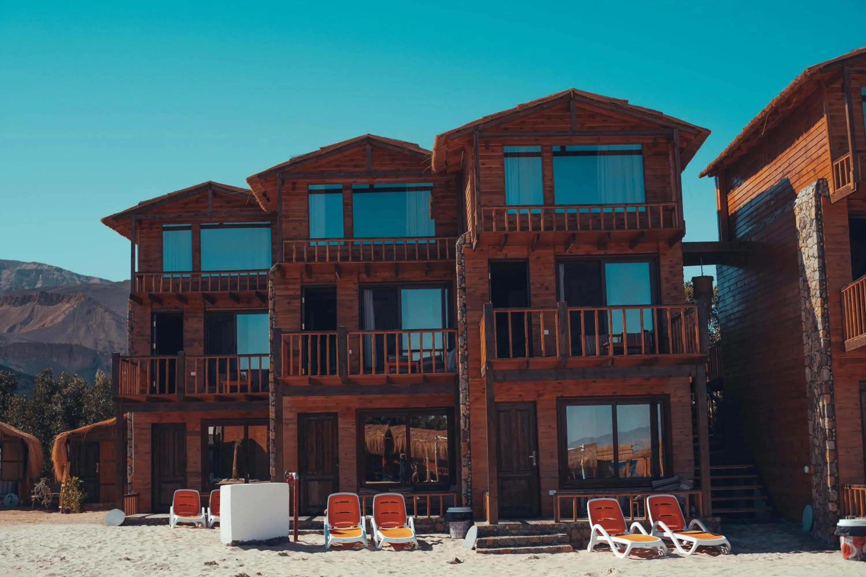 Property building in Paradise Sweir