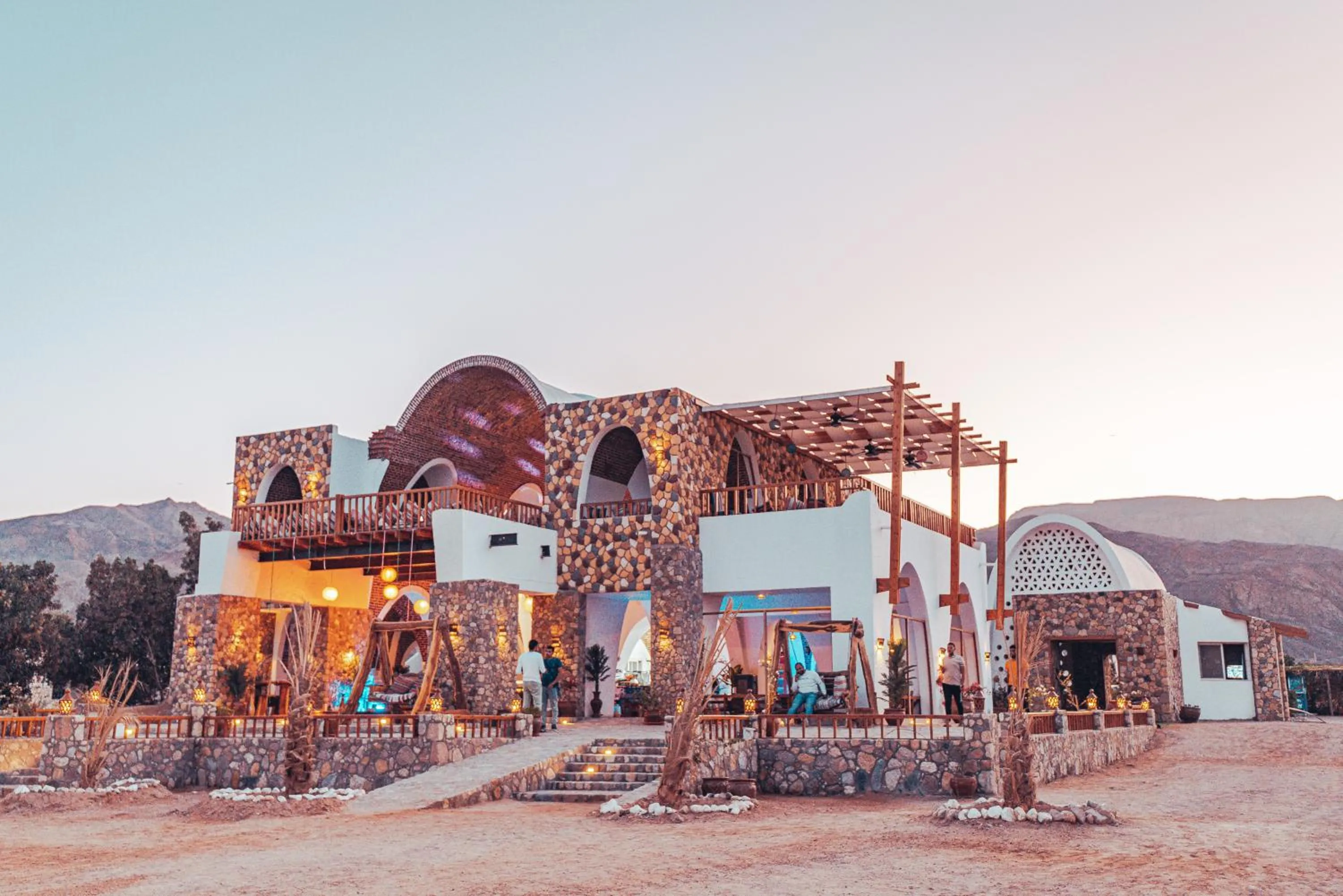 Restaurant/places to eat in Paradise Sweir