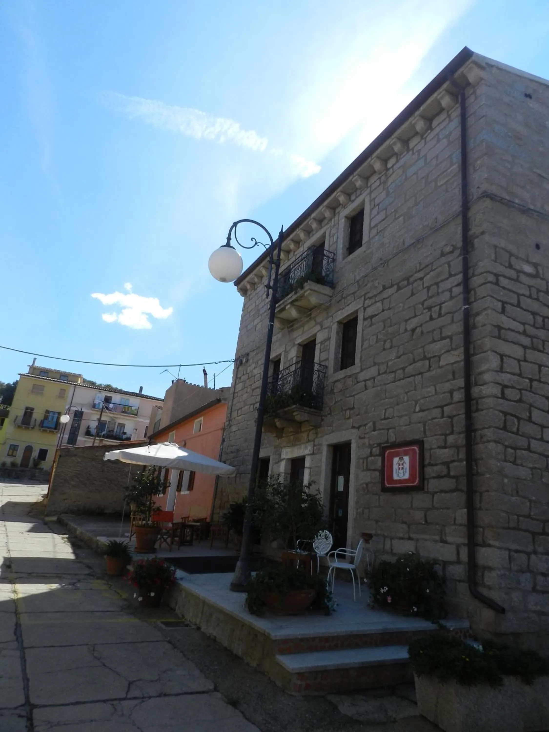 Facade/entrance in La Casa Di Babbai