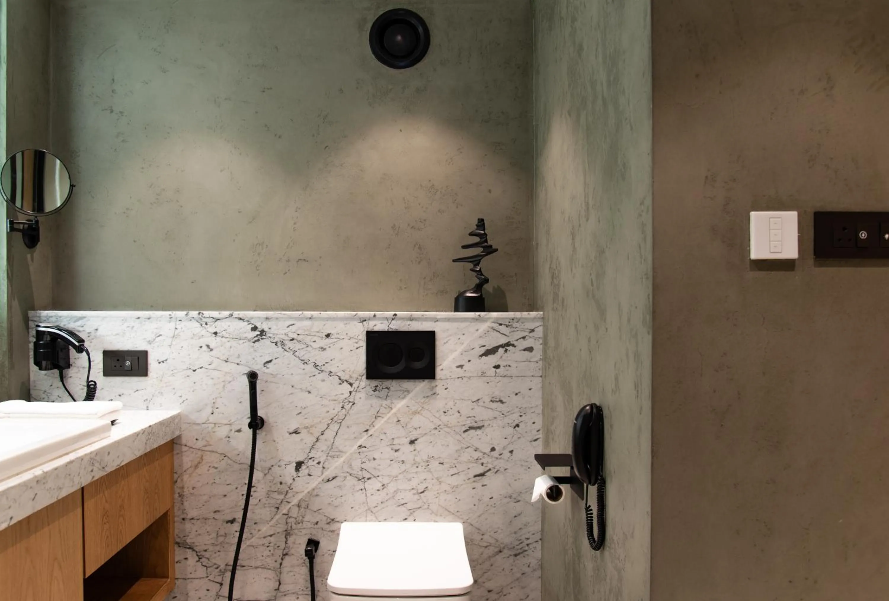 Shower in Brightland Resort & Spa