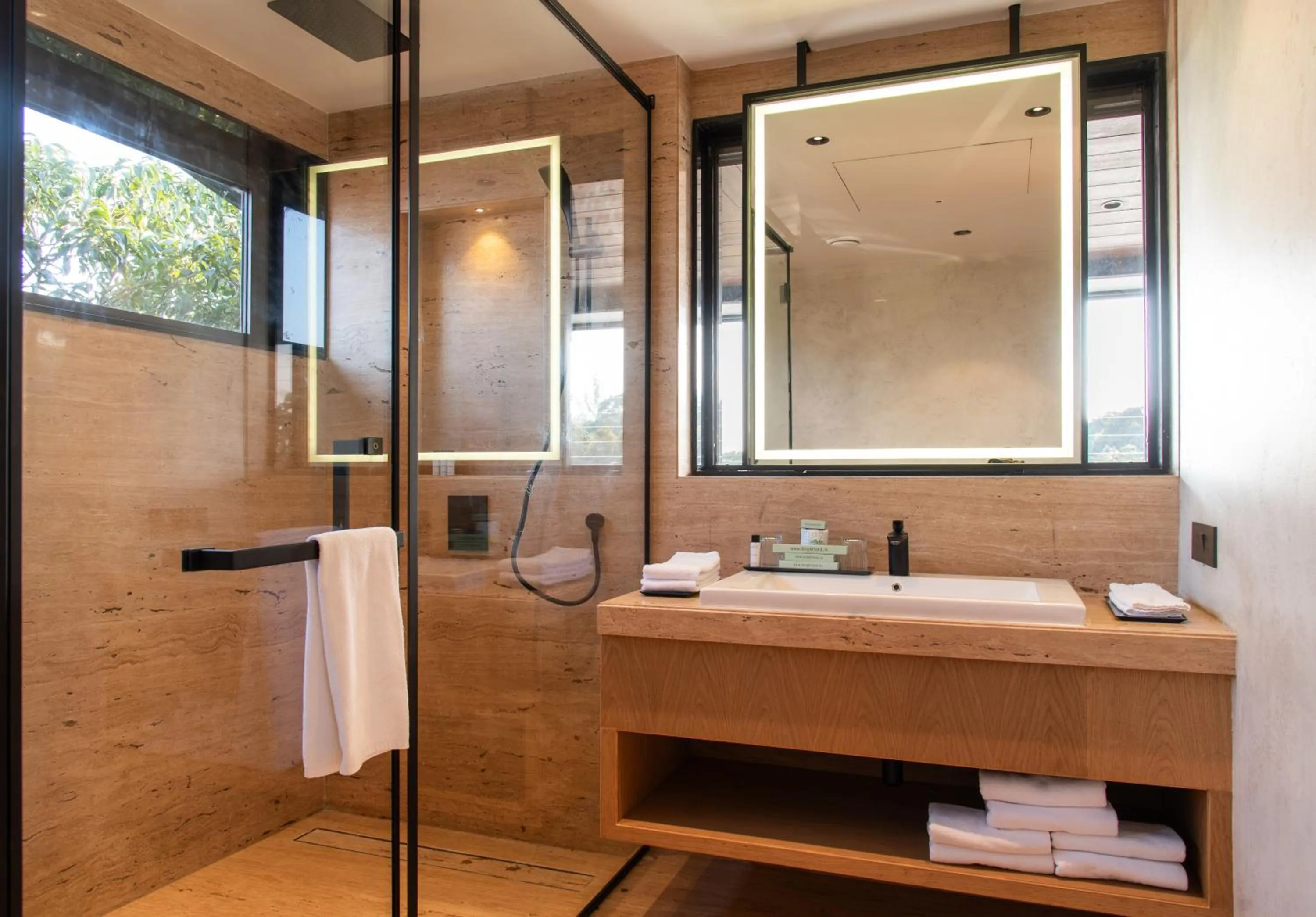 Shower in Brightland Resort & Spa