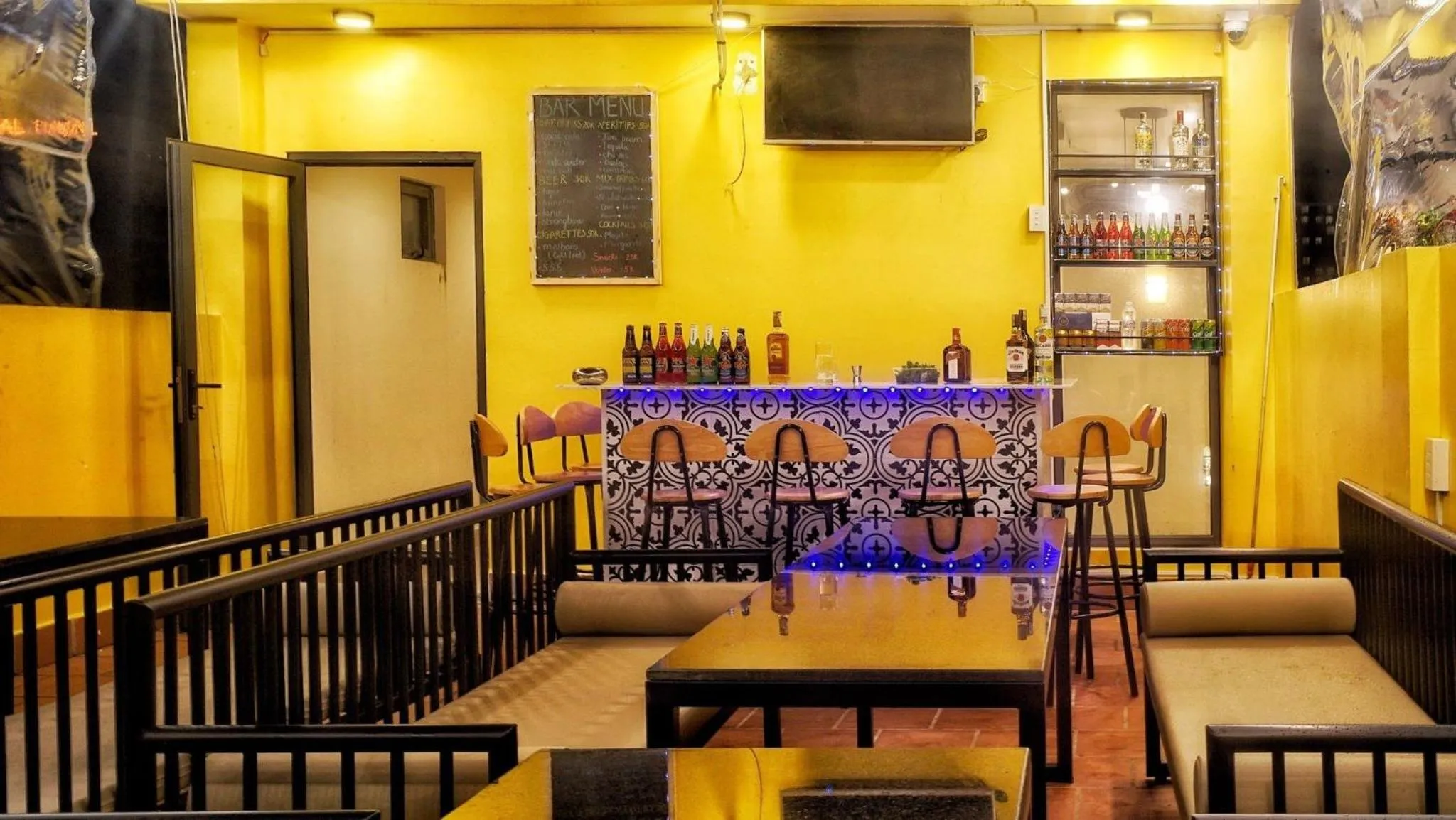 Lounge or bar in Danang Capsule Hotel & Rooftop Bar