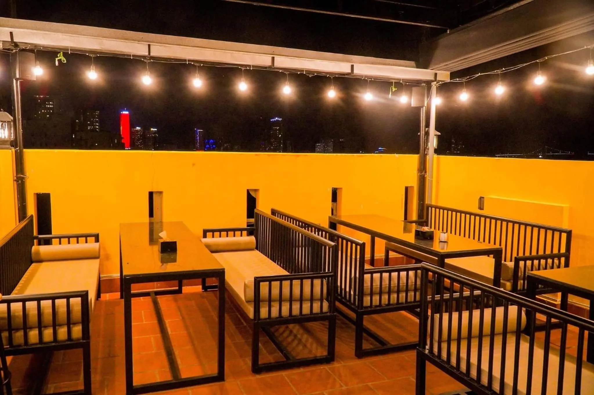 Danang Capsule Hotel & Rooftop Bar