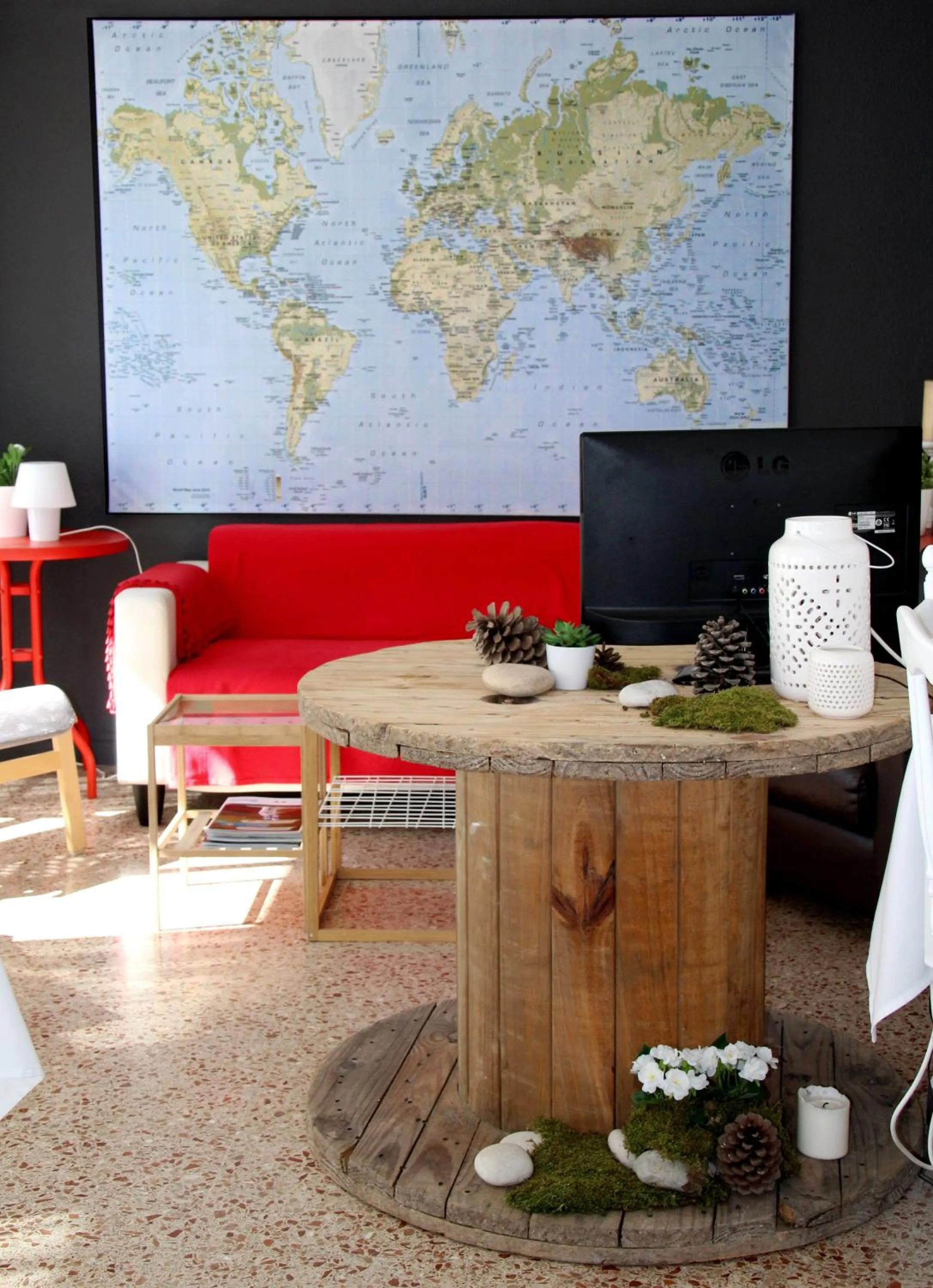 Communal lounge/ TV room in Hotel Bosquemar