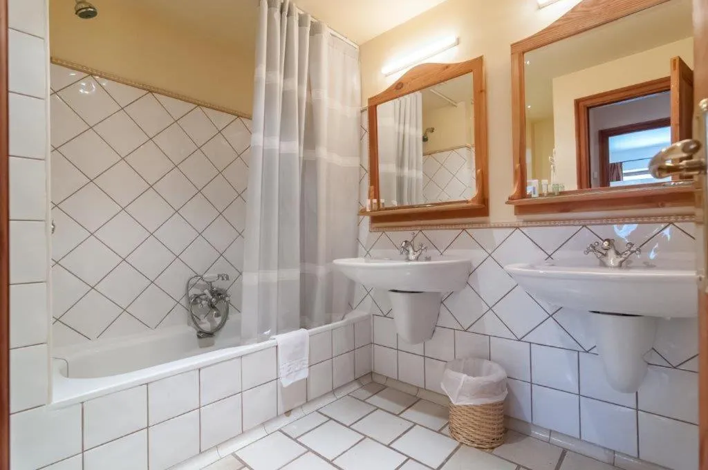 Bathroom in Hotel Vilagaros