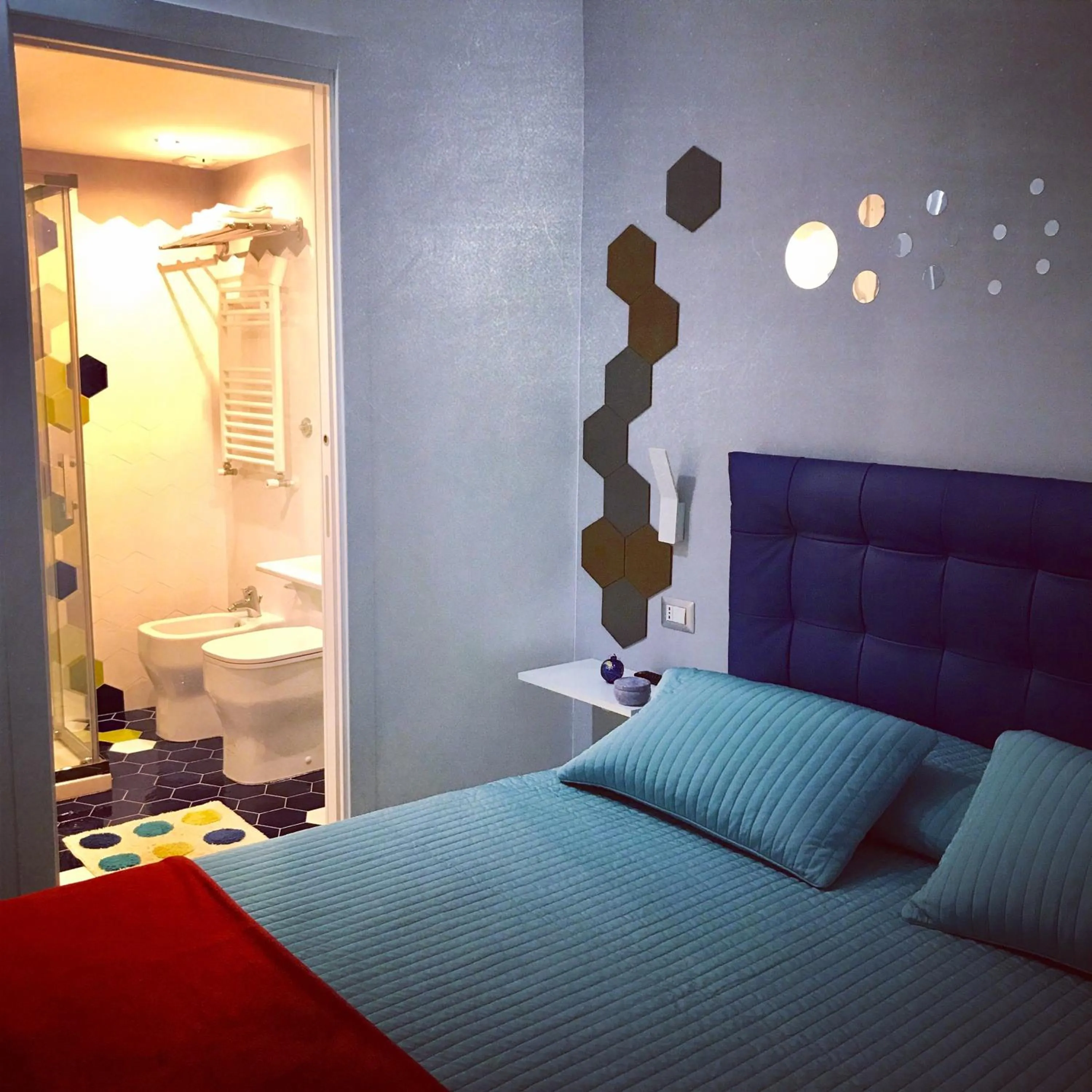 Bathroom, Bed in Arianiello Suite a due passi dal Cristo Velato