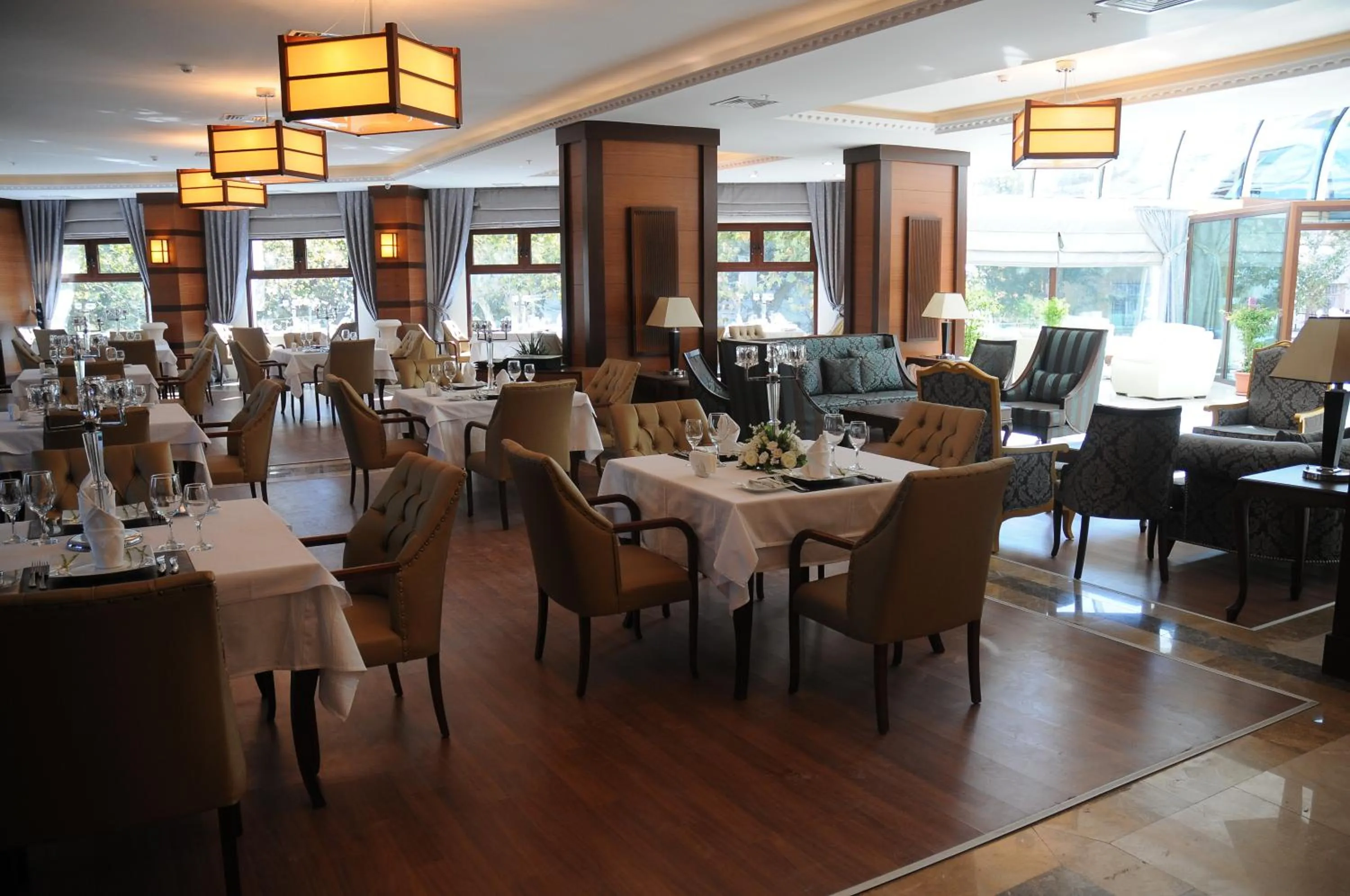 Restaurant/places to eat in Paradise Island Hotel