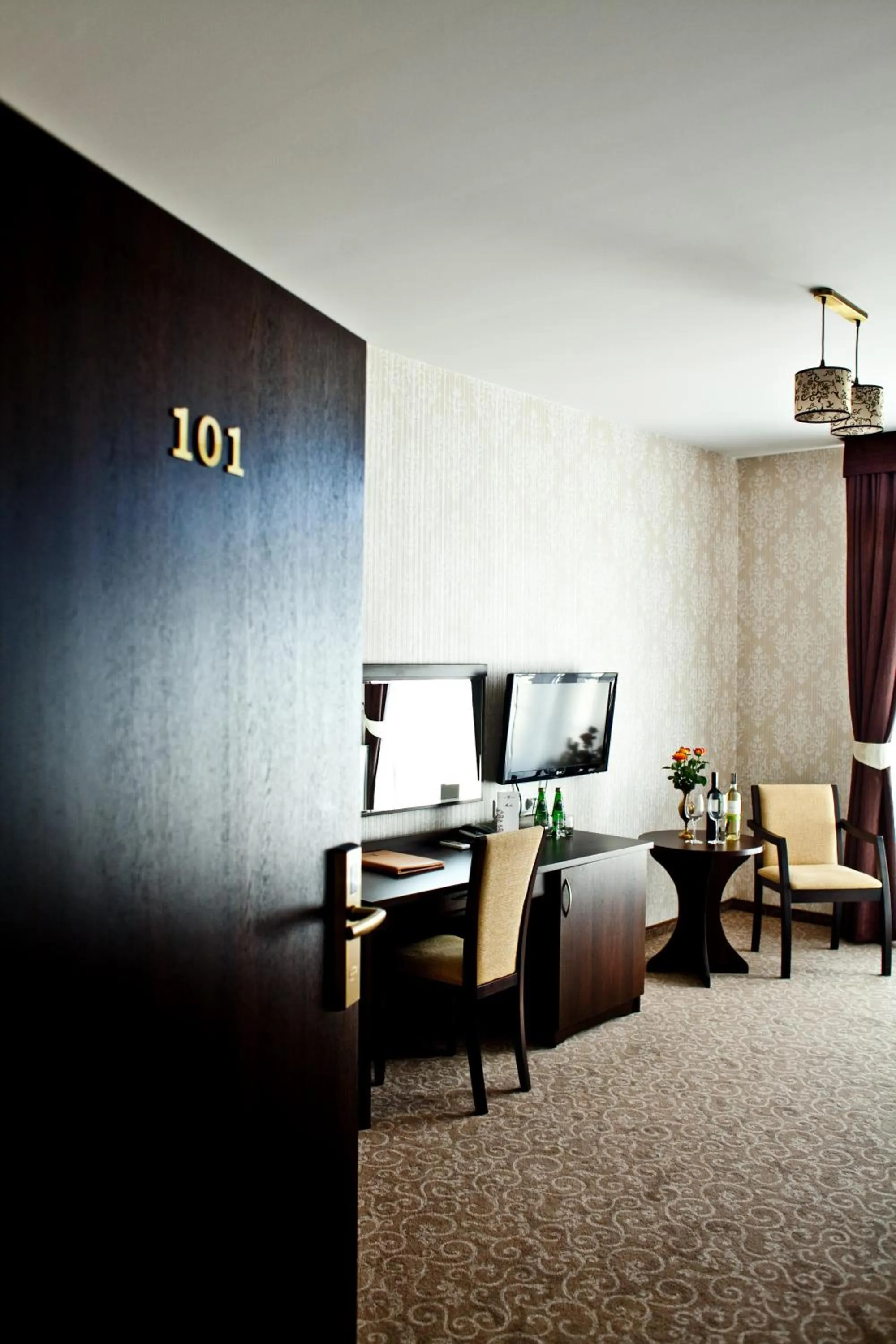 TV and multimedia in Dwór Dwikozy