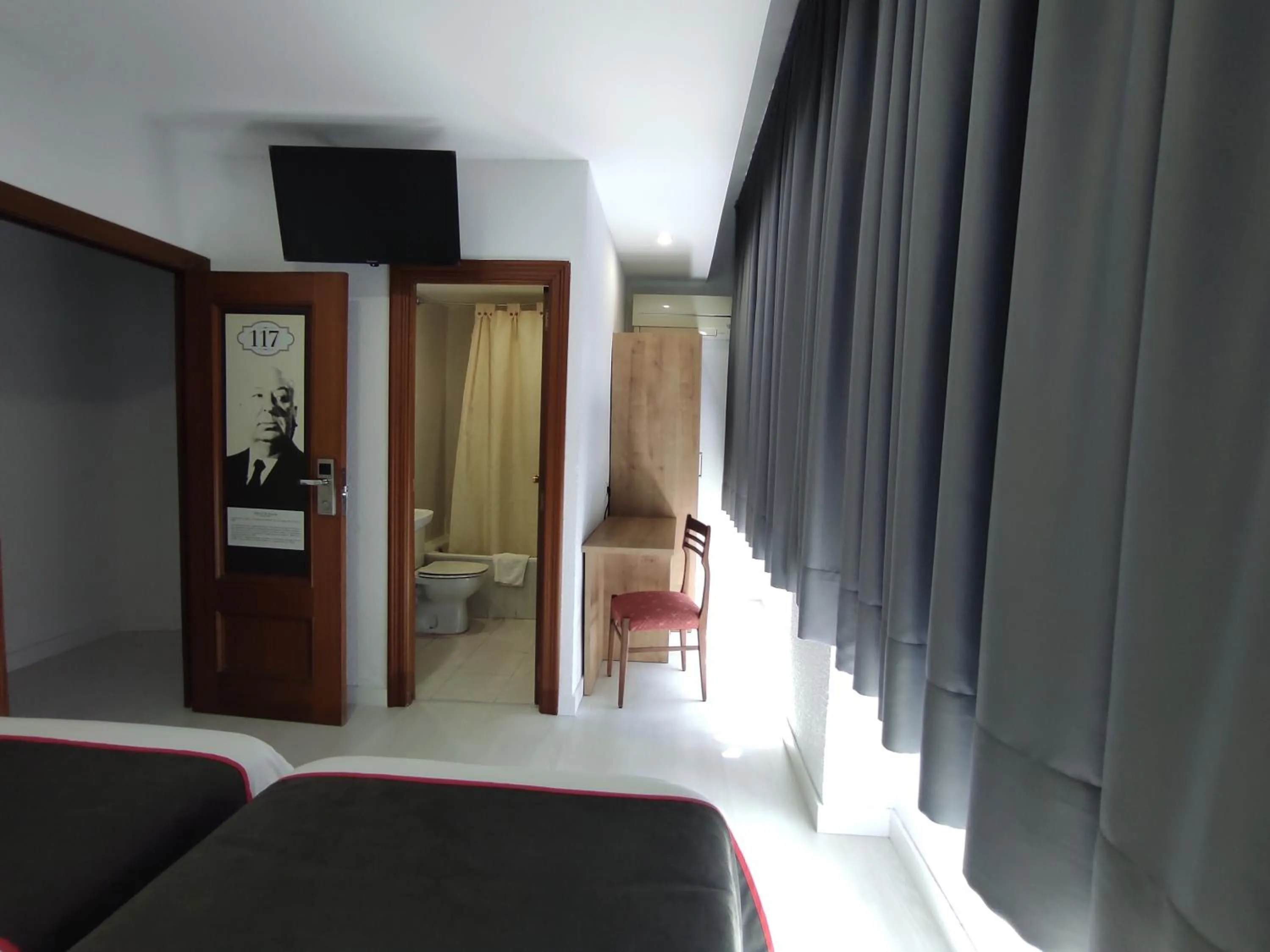 Bedroom, Bed in Emperatriz II