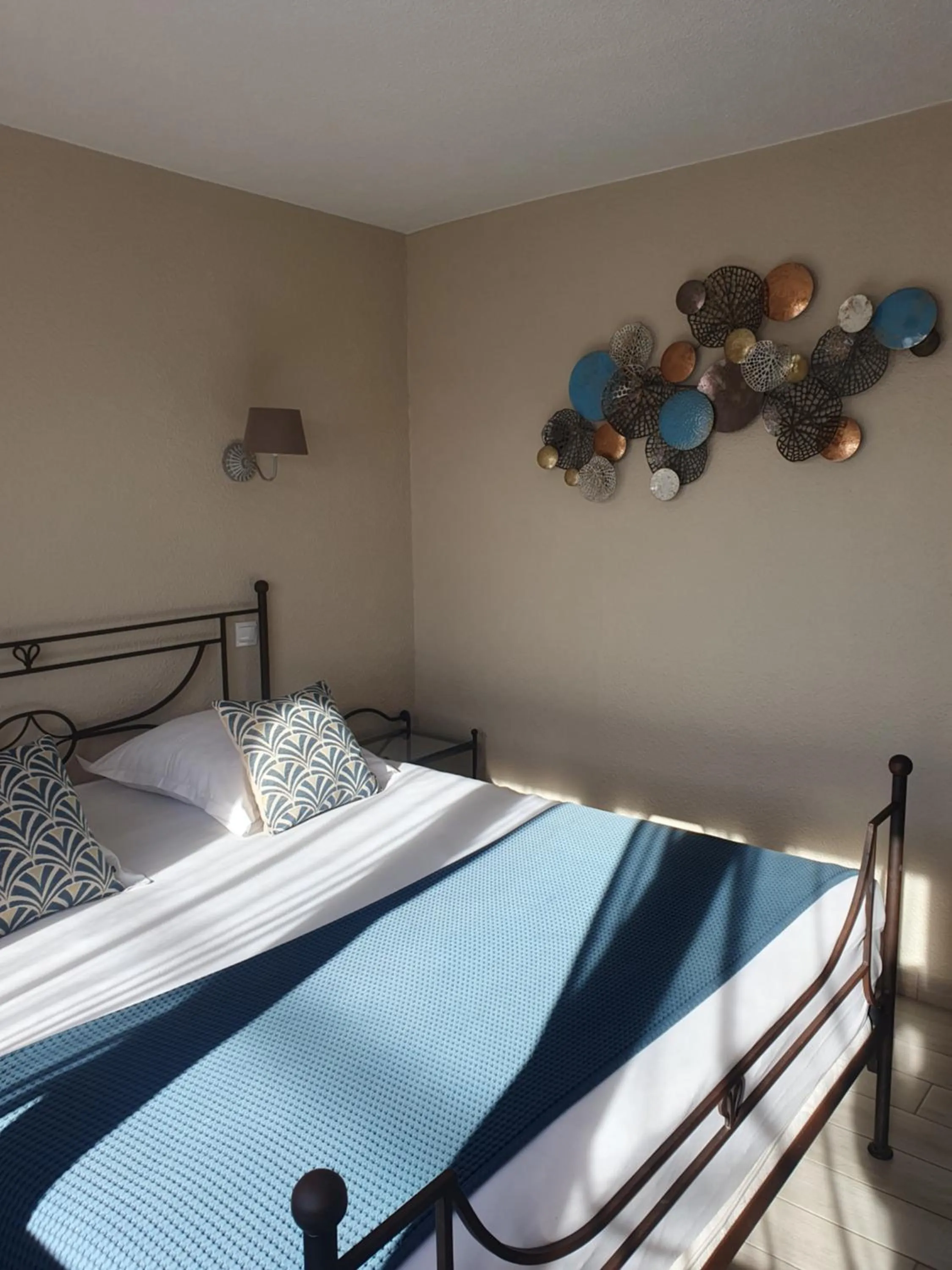 Bed in Le Mas des Quintrands Manosque - Motel de charme