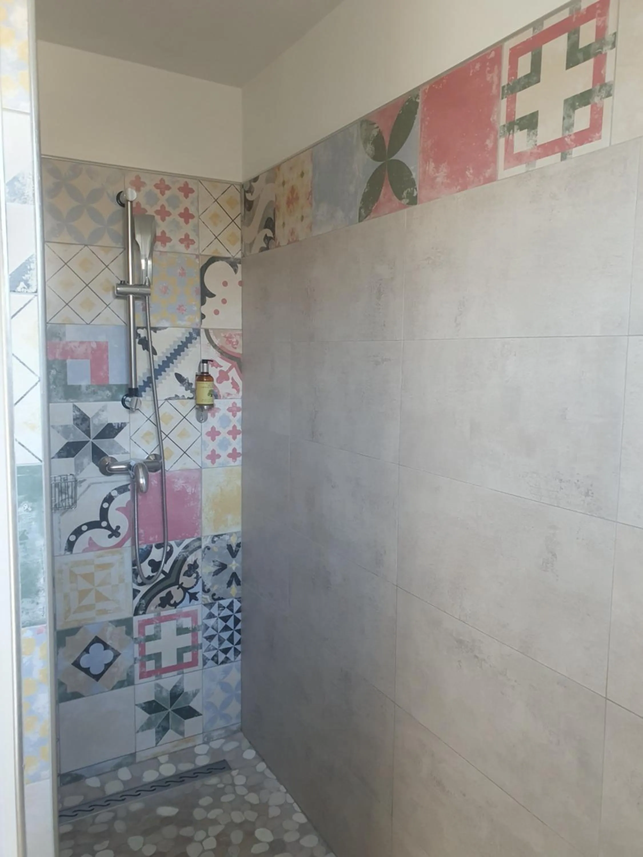 Shower in Le Mas des Quintrands Manosque - Motel de charme
