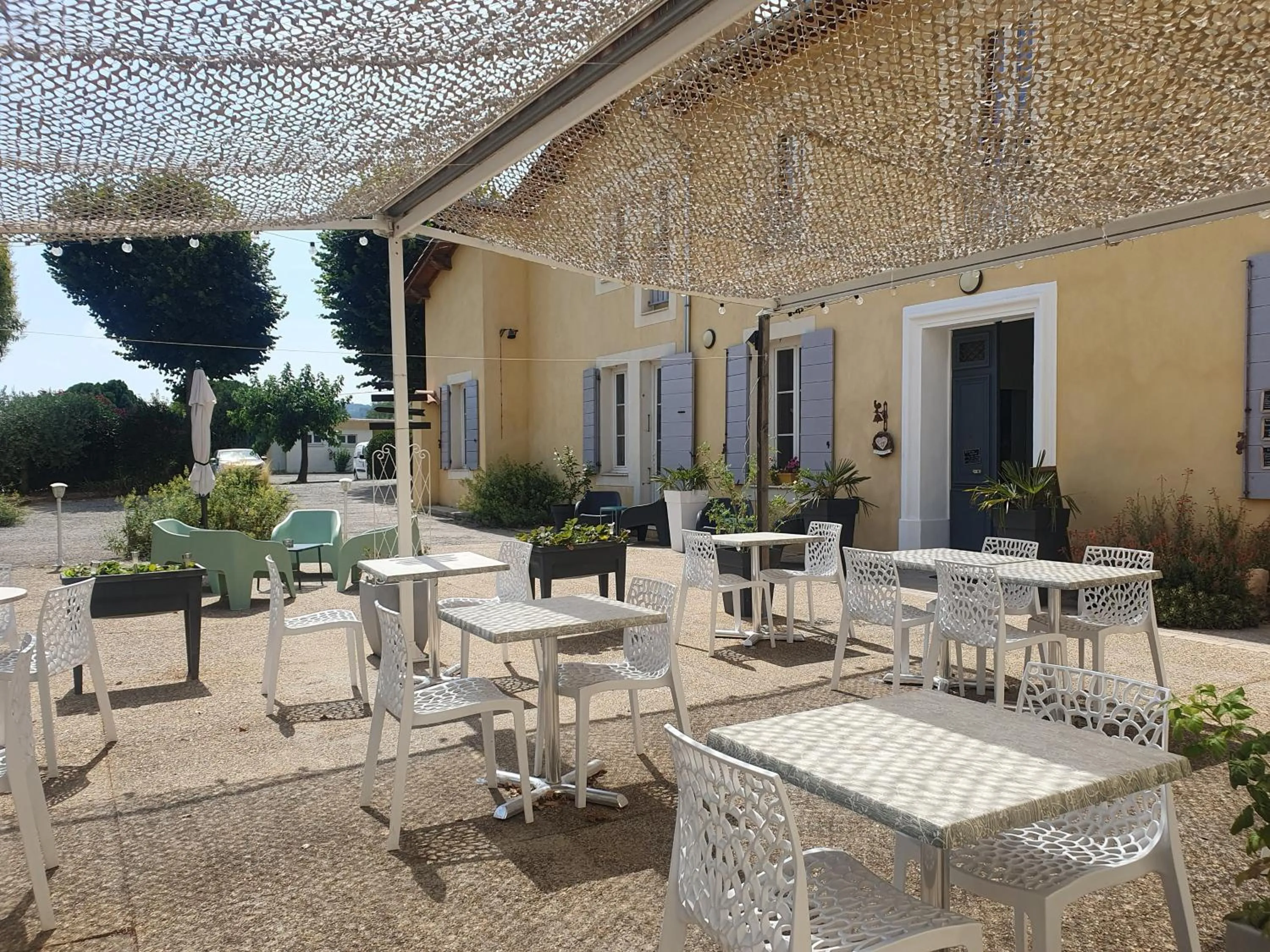 Patio in Le Mas des Quintrands Manosque - Motel de charme