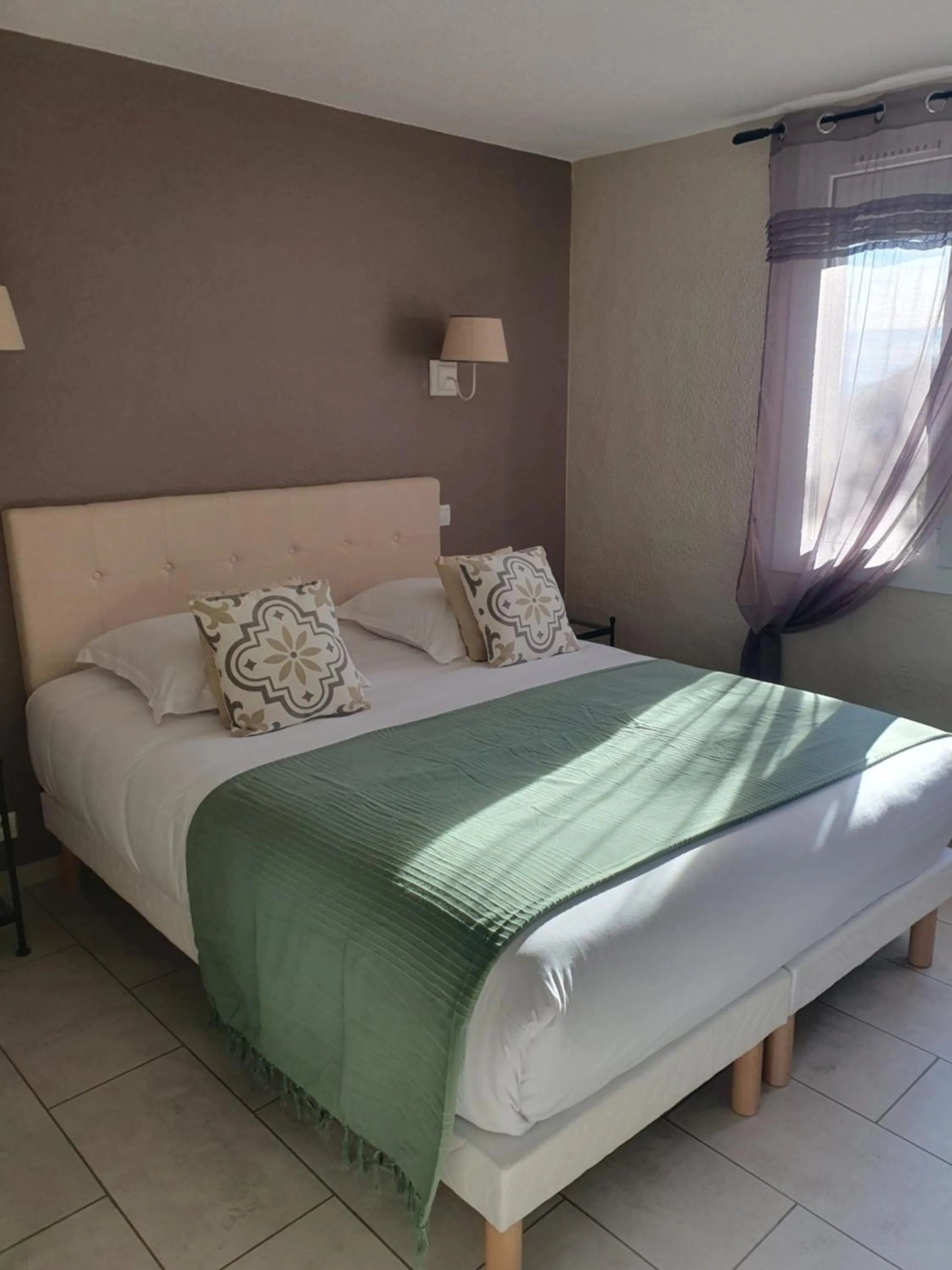 Bed in Le Mas des Quintrands Manosque - Motel de charme