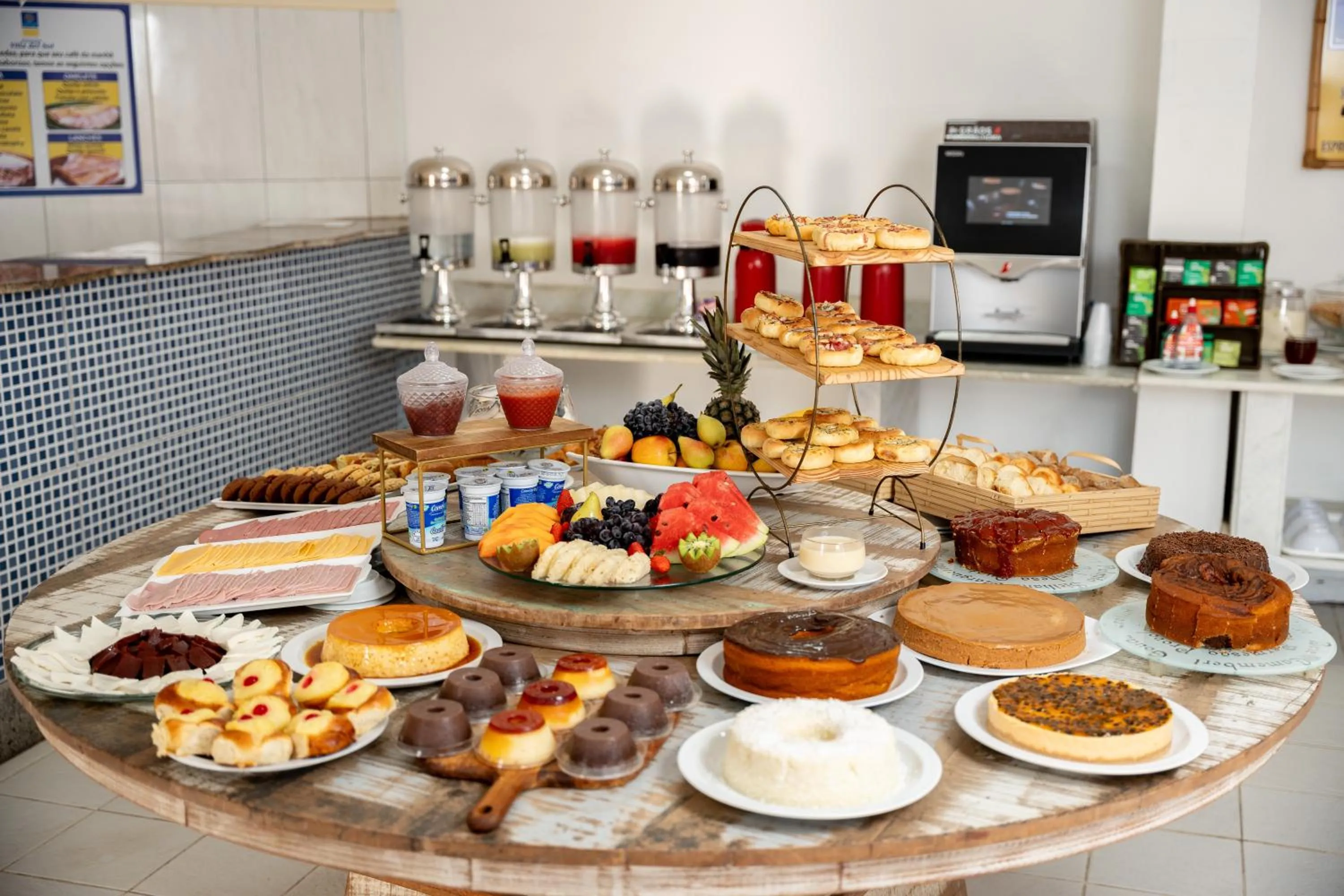 Buffet breakfast in Pousada Villa del Sol