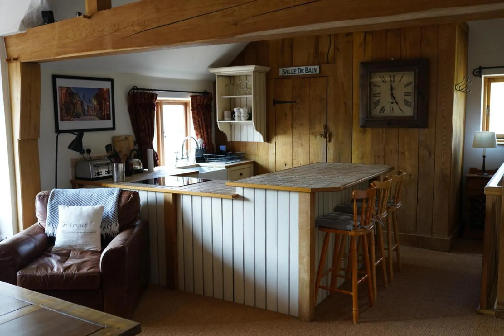 Kitchen or kitchenette in Finchden Barn