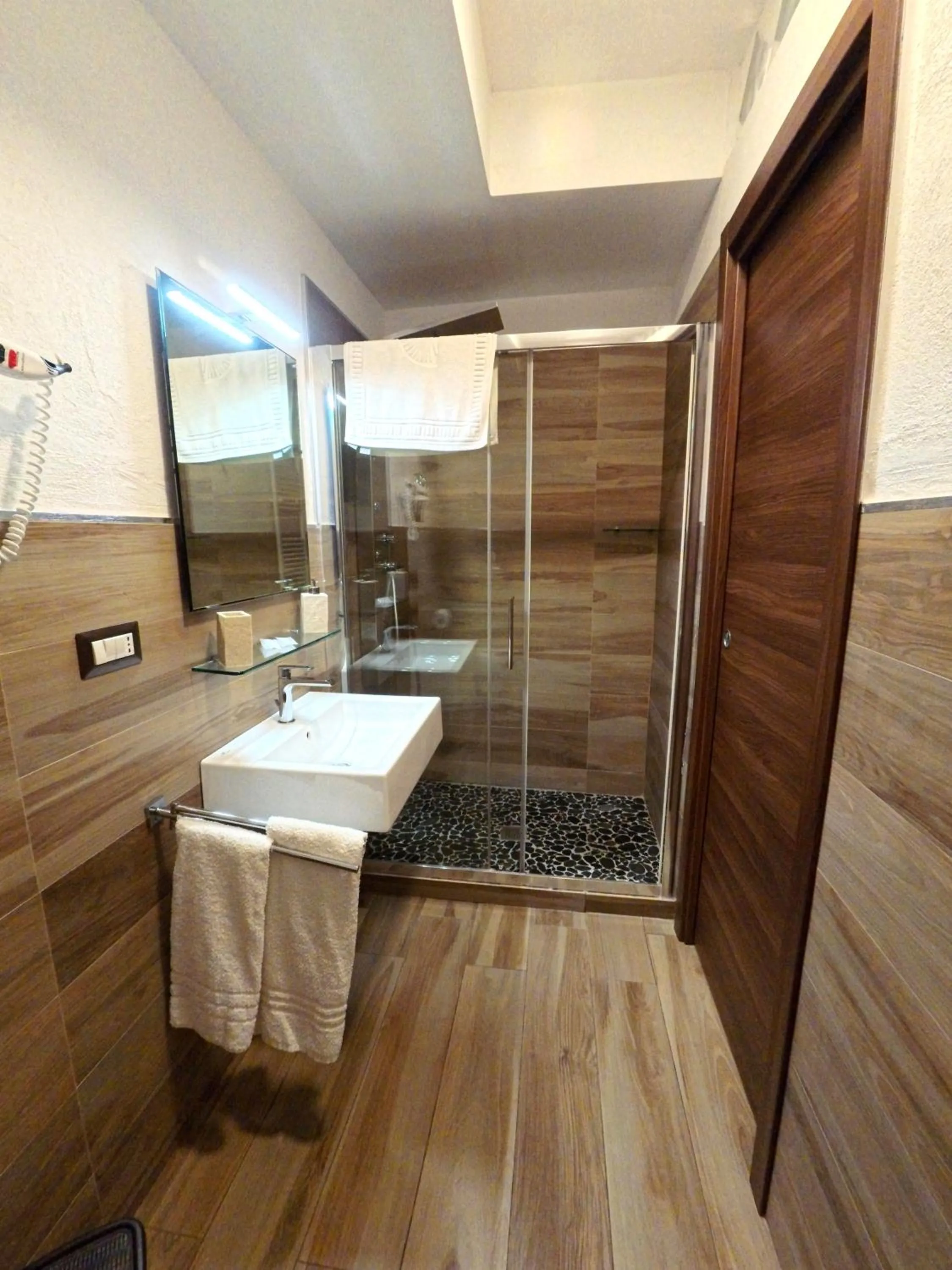 Shower in Sunset Bed and Breakfast