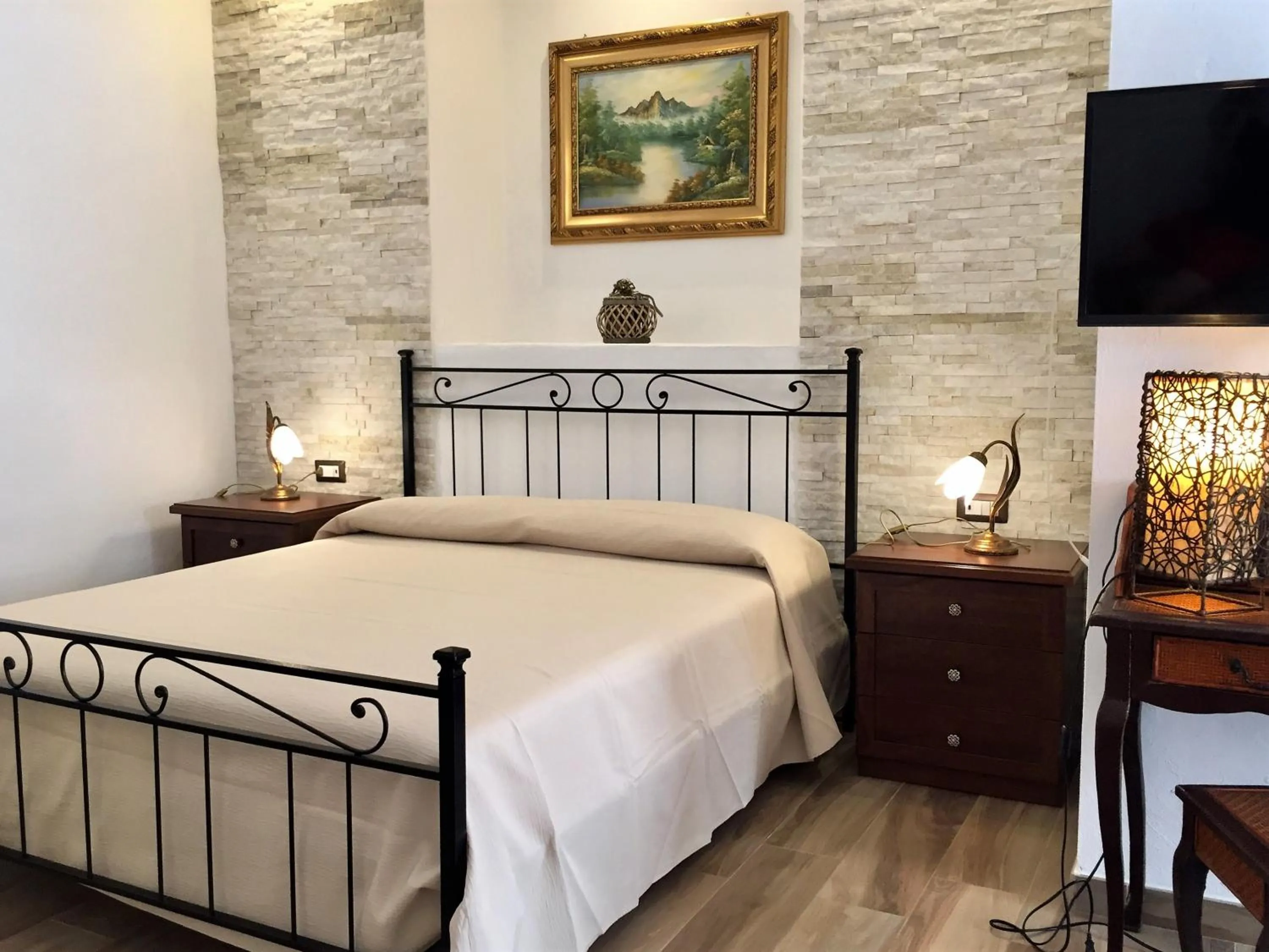 Bed in Sunset Bed and Breakfast