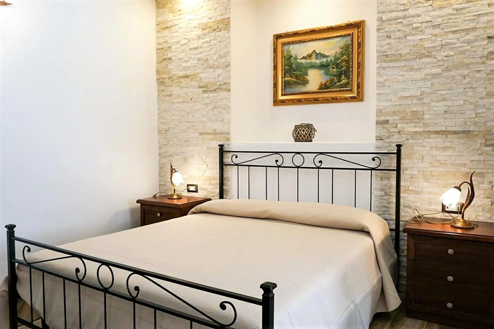 Photo of the whole room, Bed in Sunset Bed and Breakfast