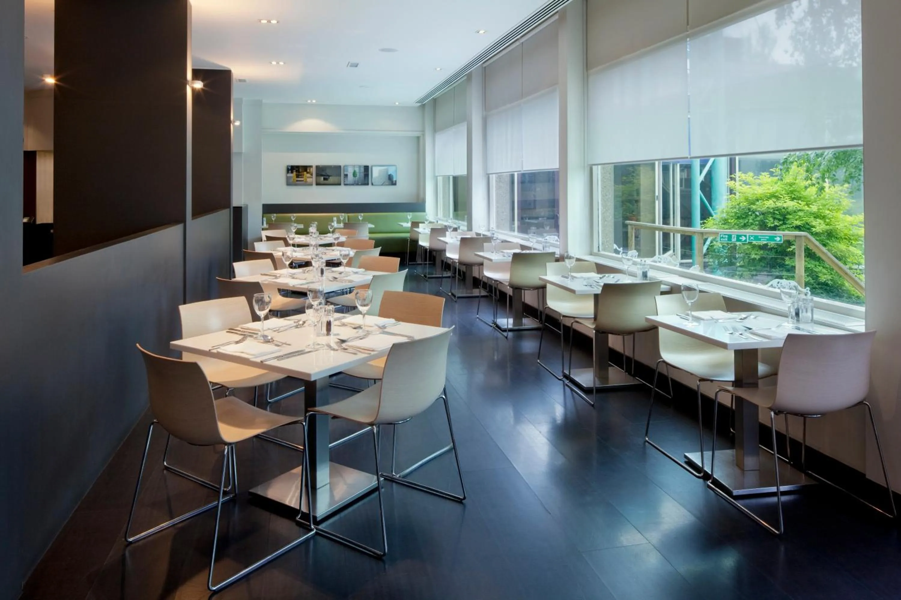 Restaurant/Places to Eat in Holiday Inn Maidenhead Windsor