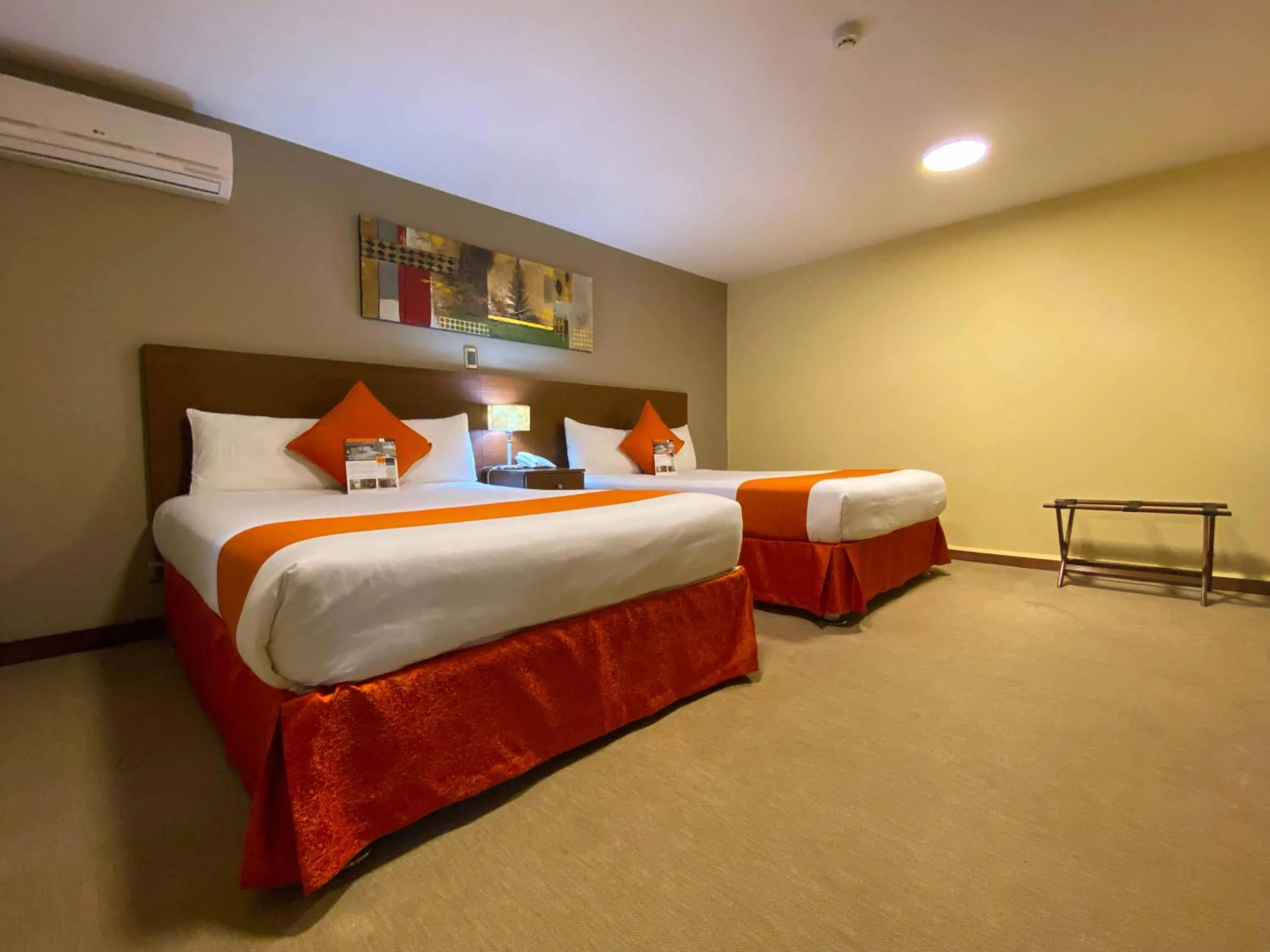 Photo of the whole room in SM Hotel