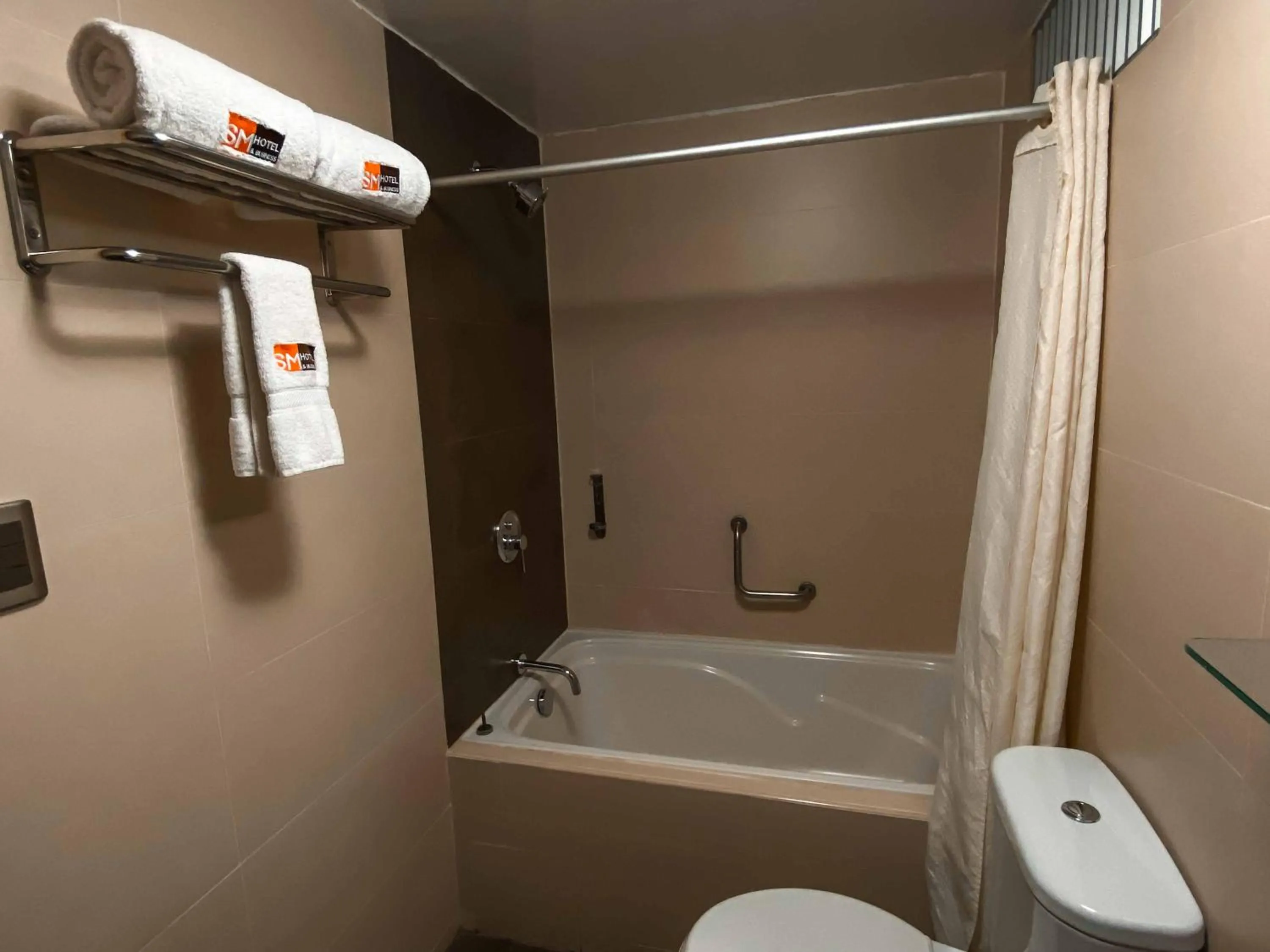 Bathroom in SM Hotel