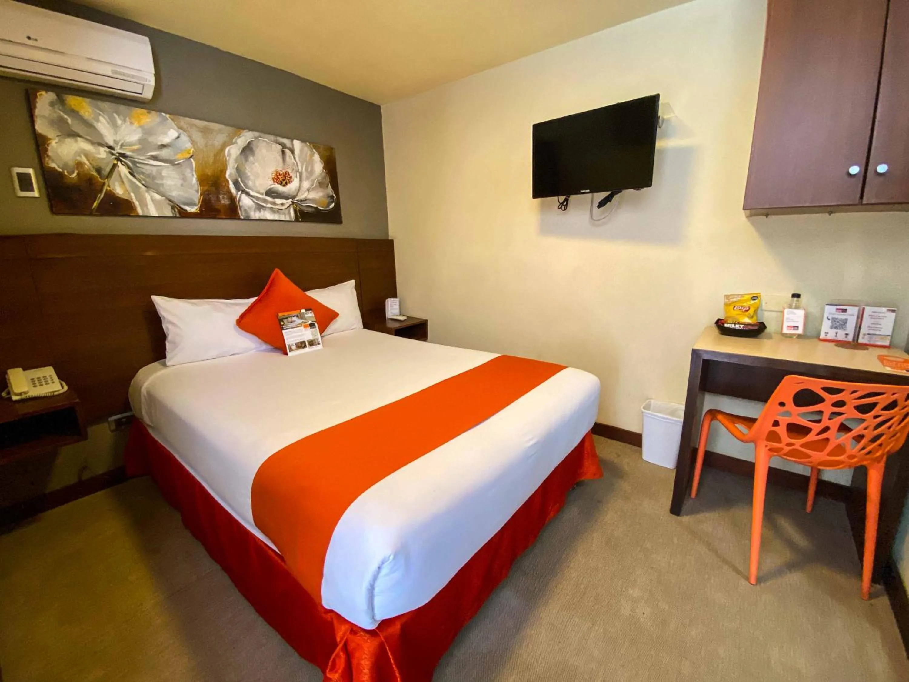 Photo of the whole room in SM Hotel