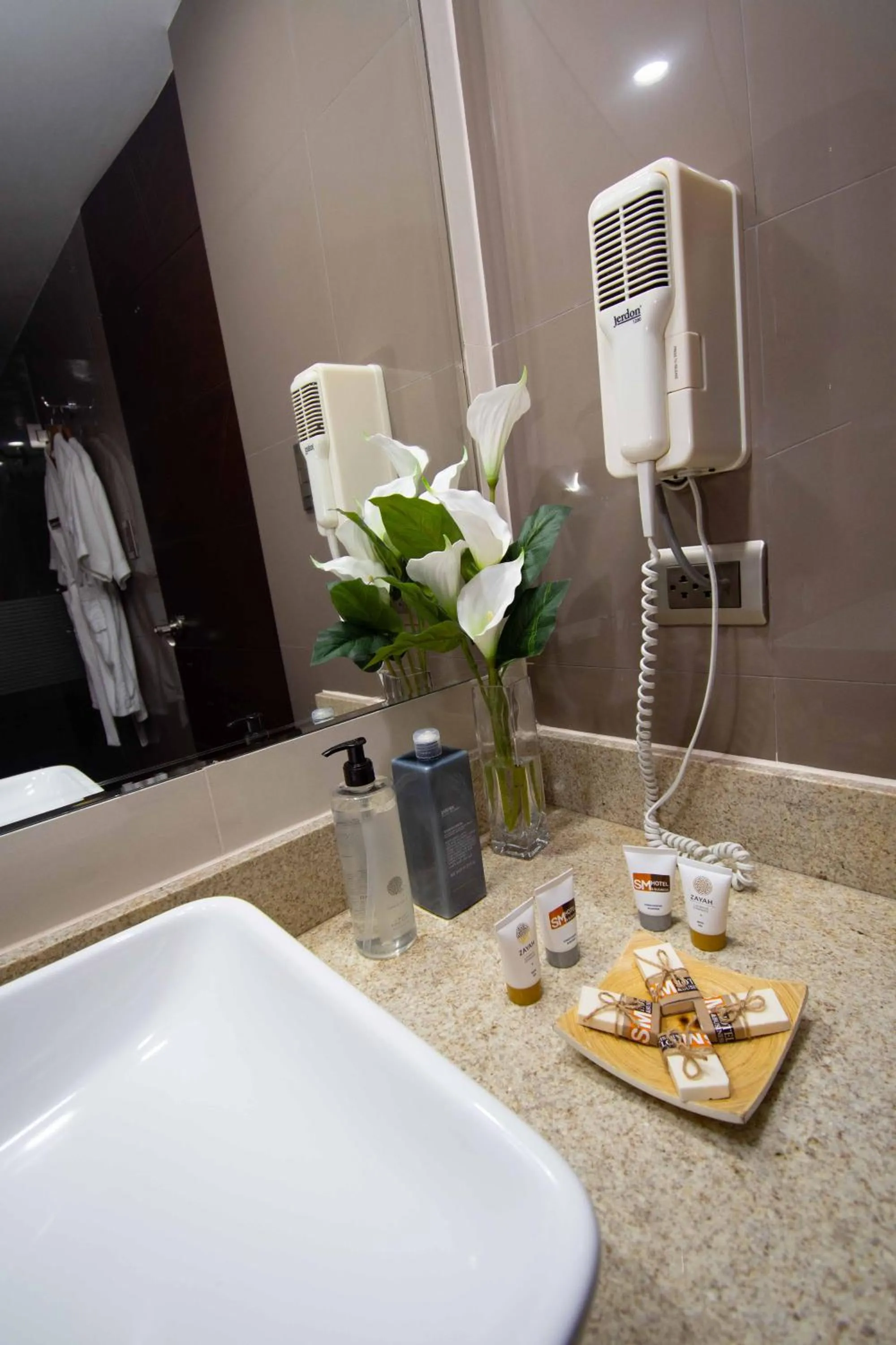 Bathroom in SM Hotel