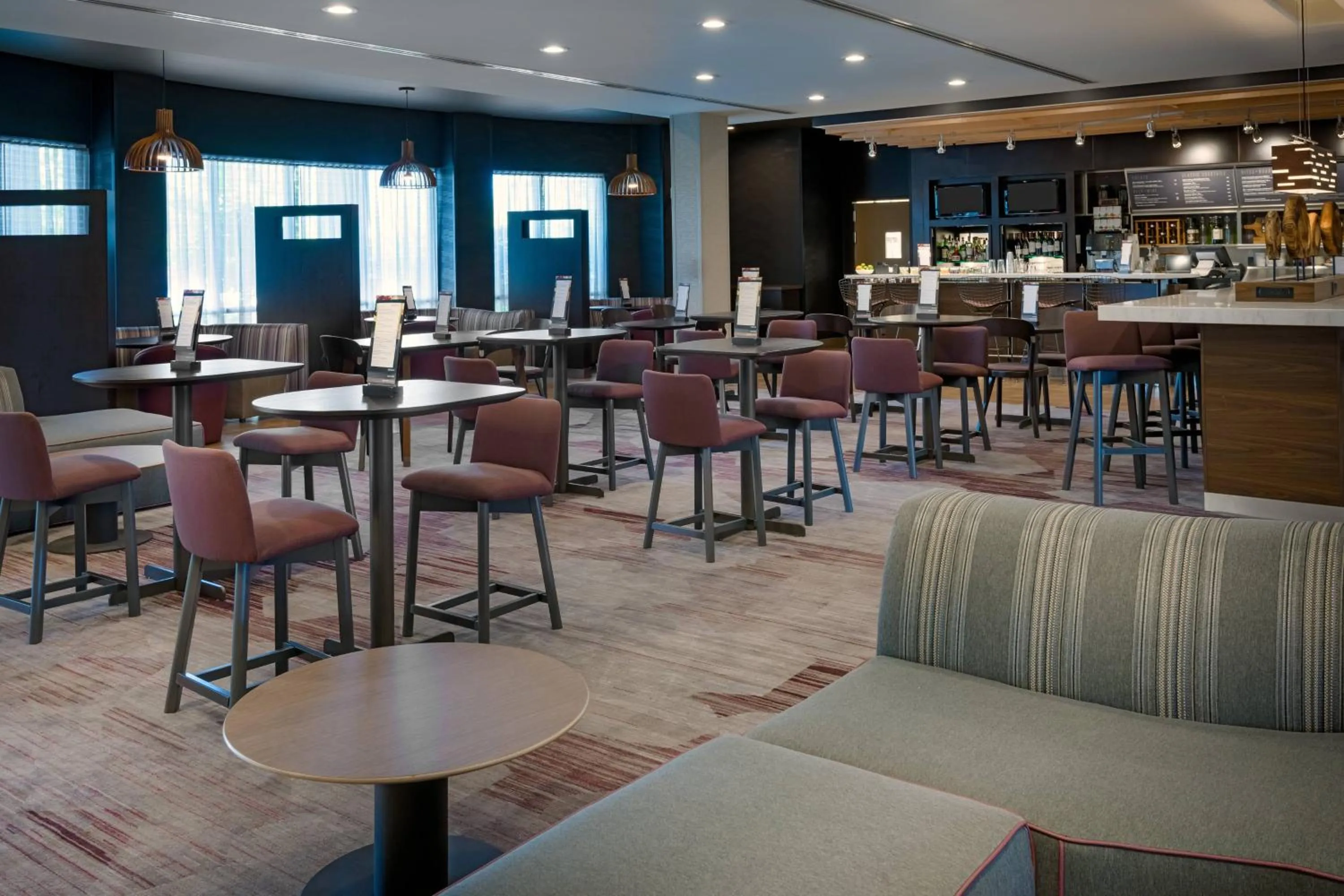 Restaurant/places to eat in Courtyard by Marriott Buffalo Airport