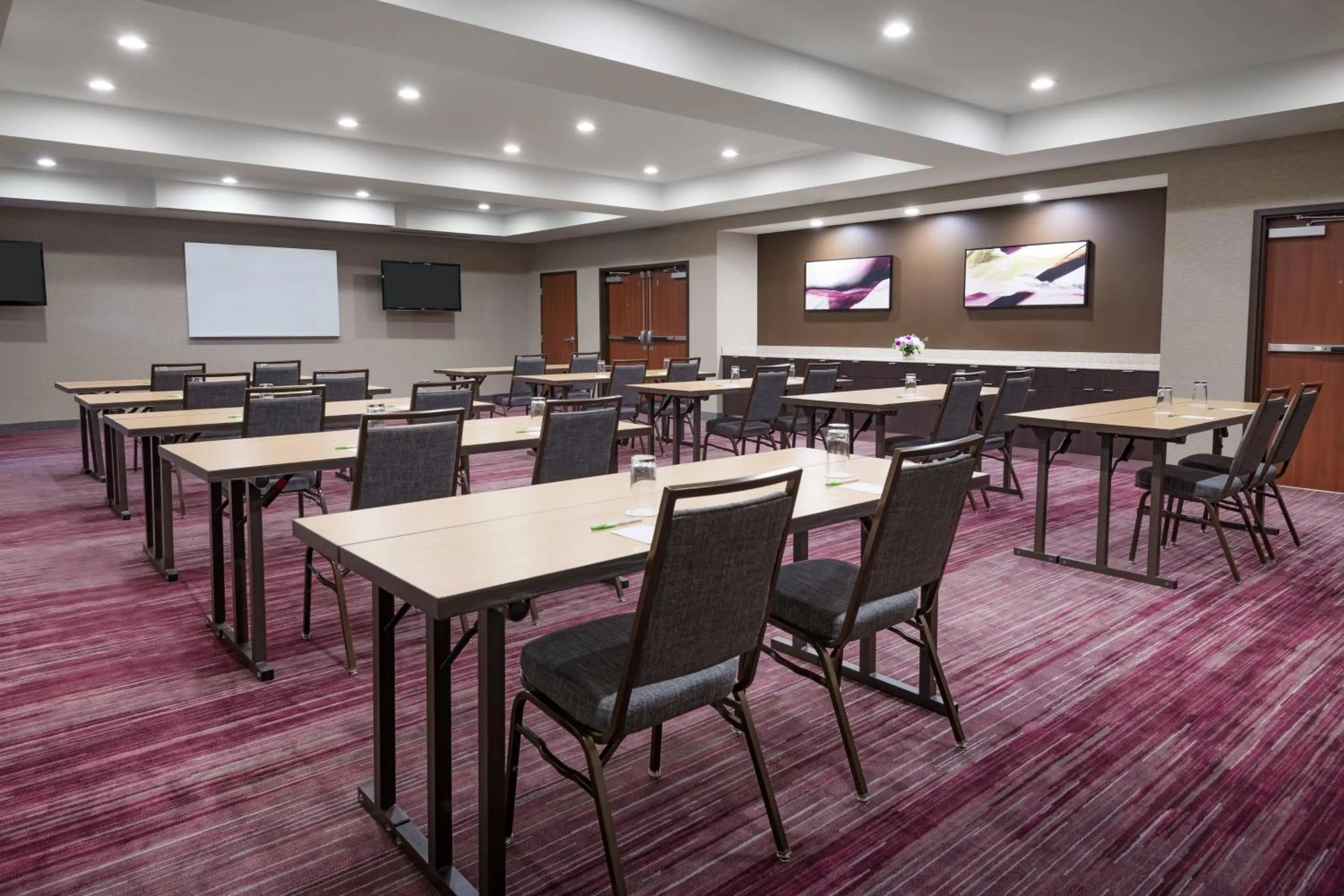 Meeting/conference room in Courtyard by Marriott Buffalo Airport