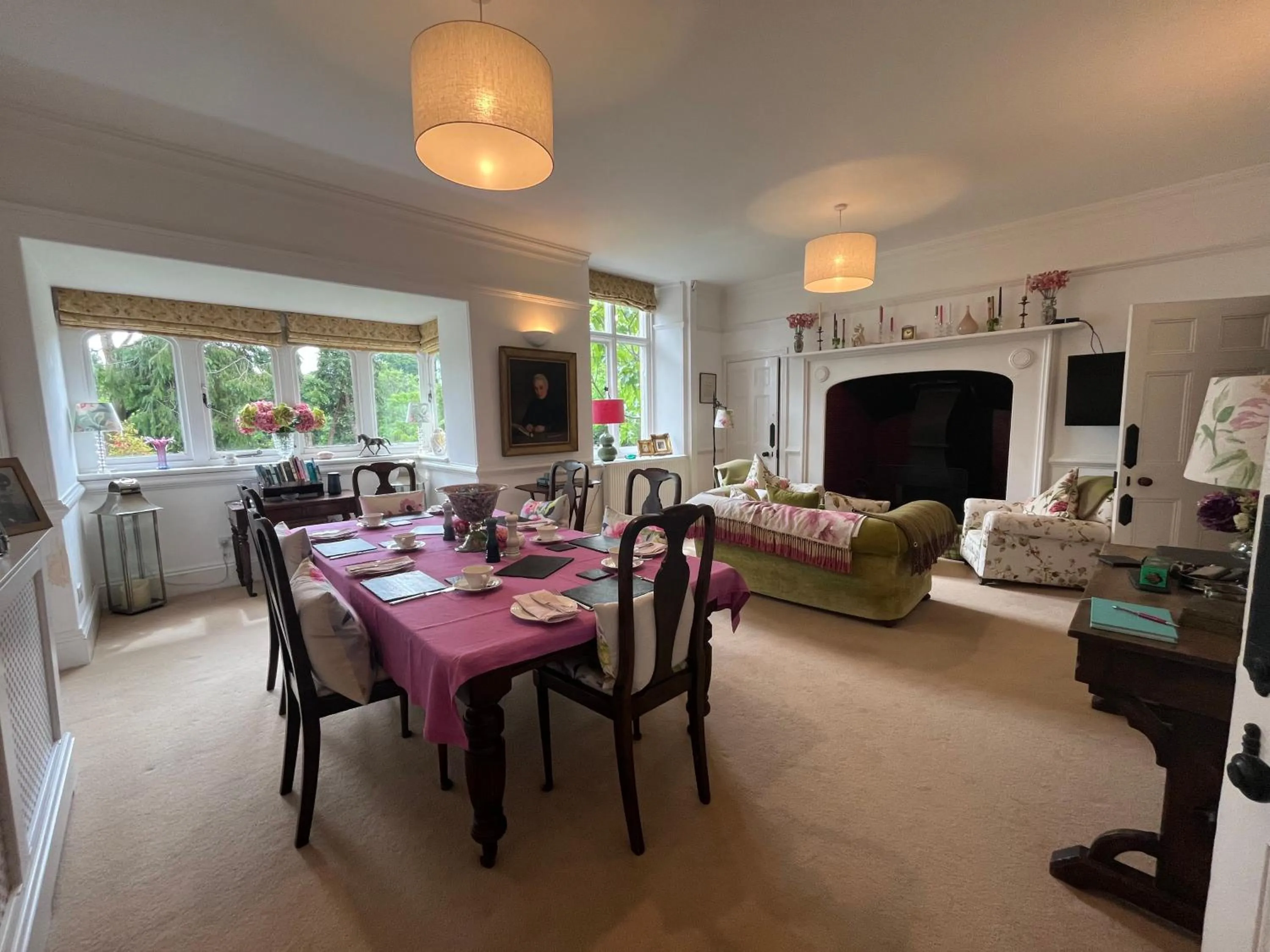 Dining area in Coombe Lodge Farm House