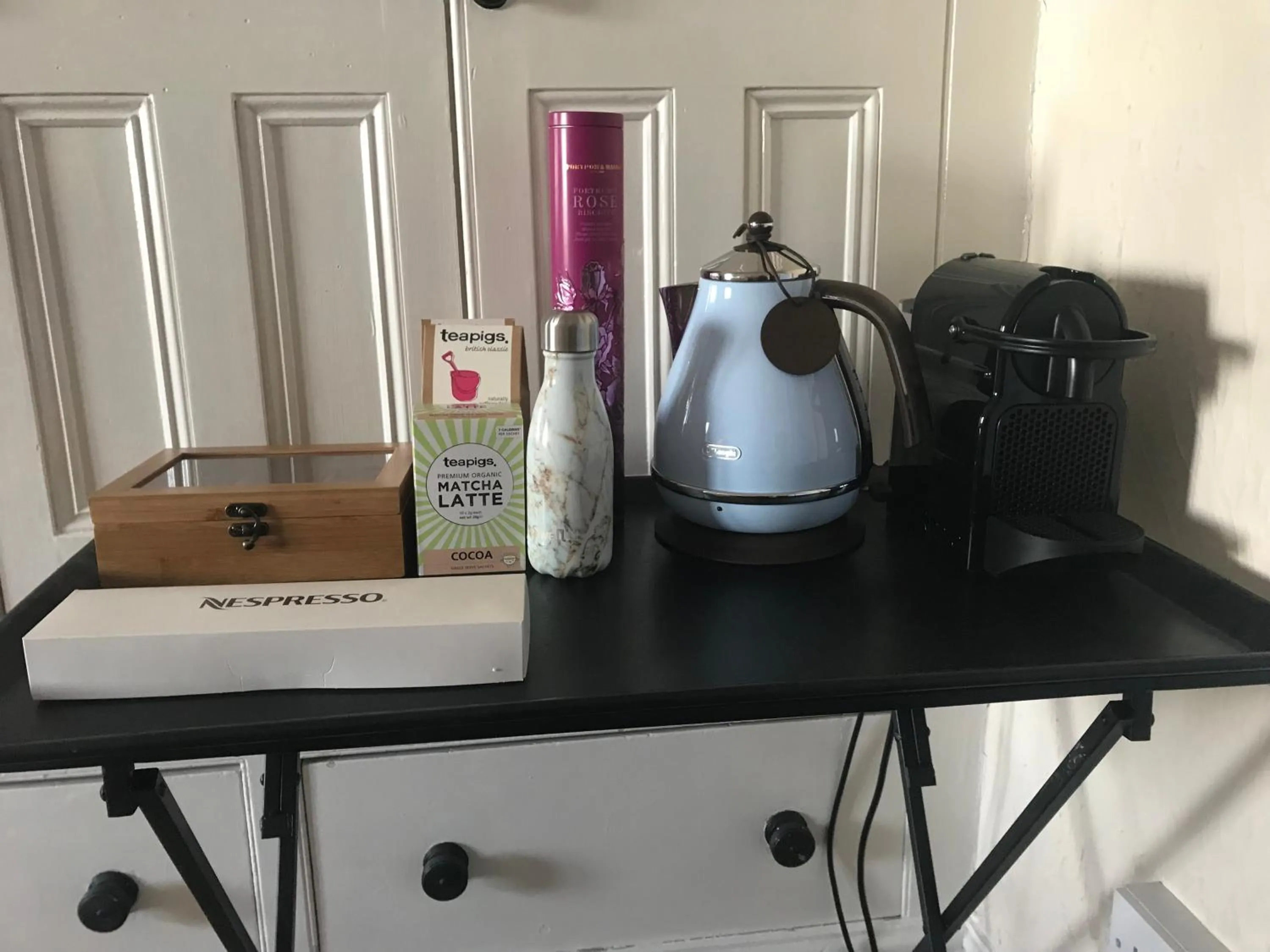 Coffee/tea facilities in Coombe Lodge Farm House