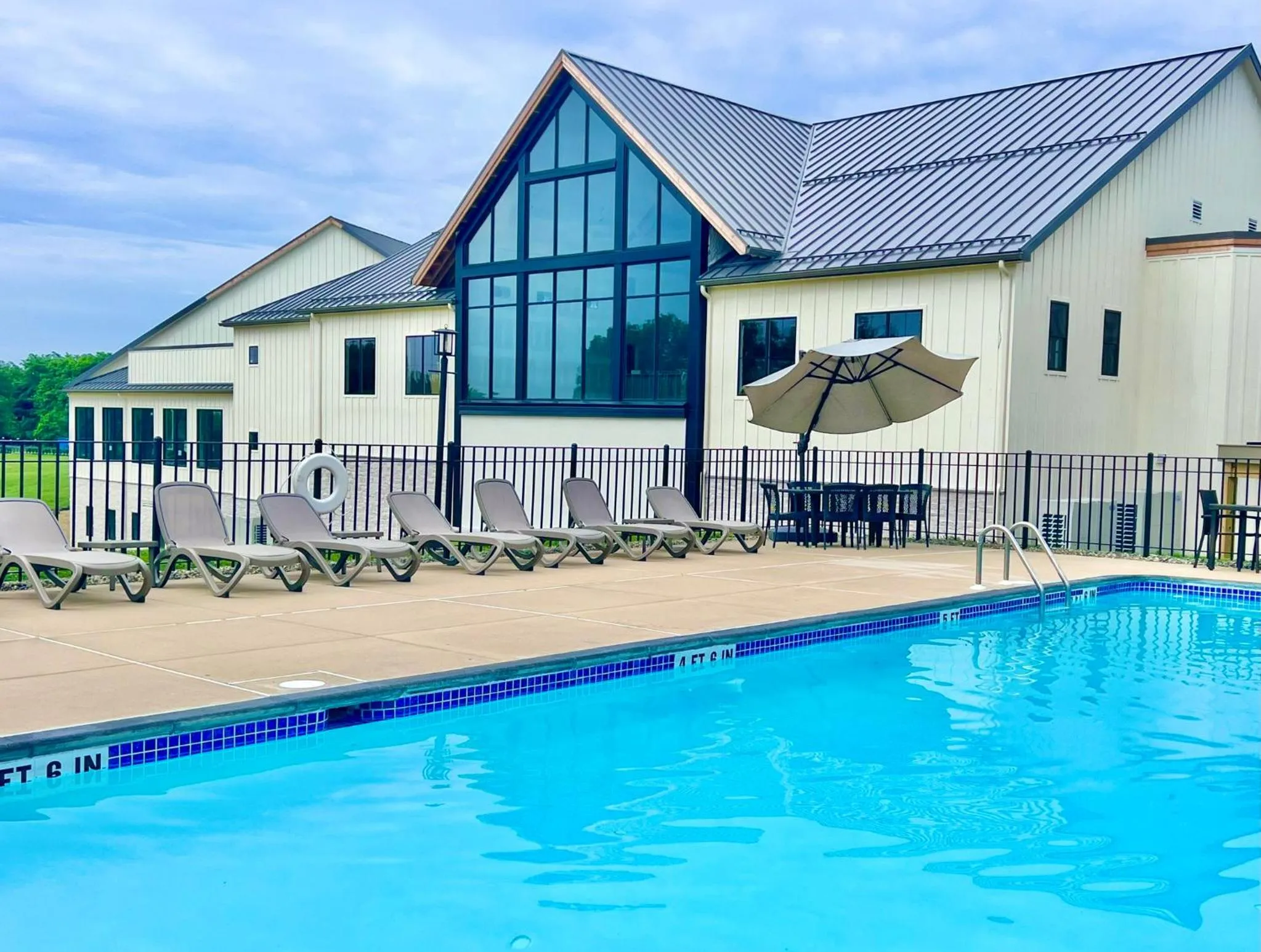 Swimming pool in Hershey Farm Resort
