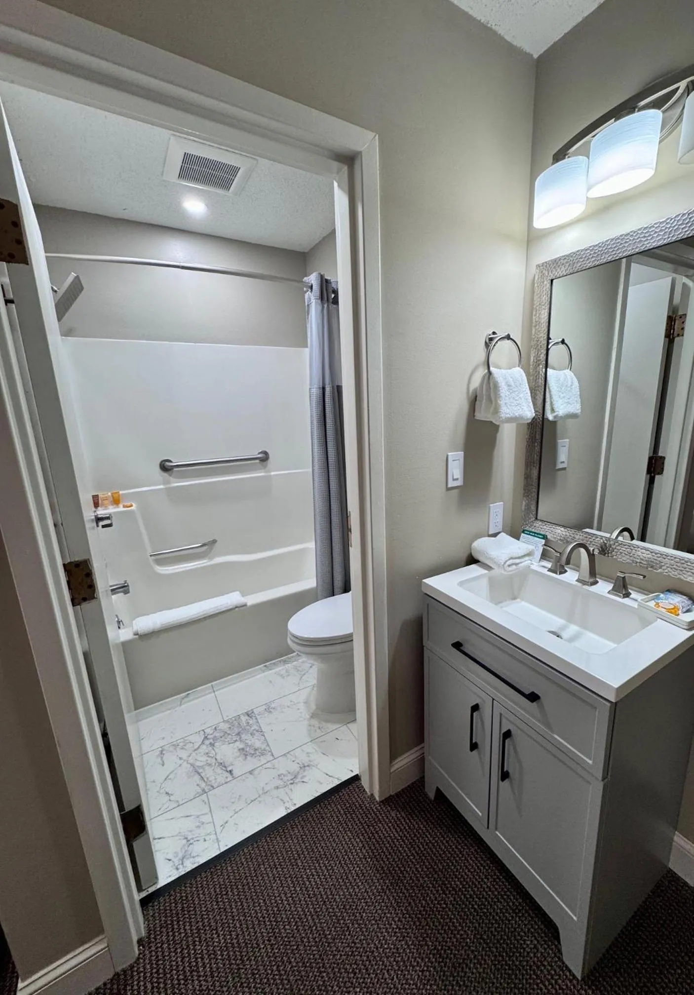 Bathroom in Hershey Farm Resort