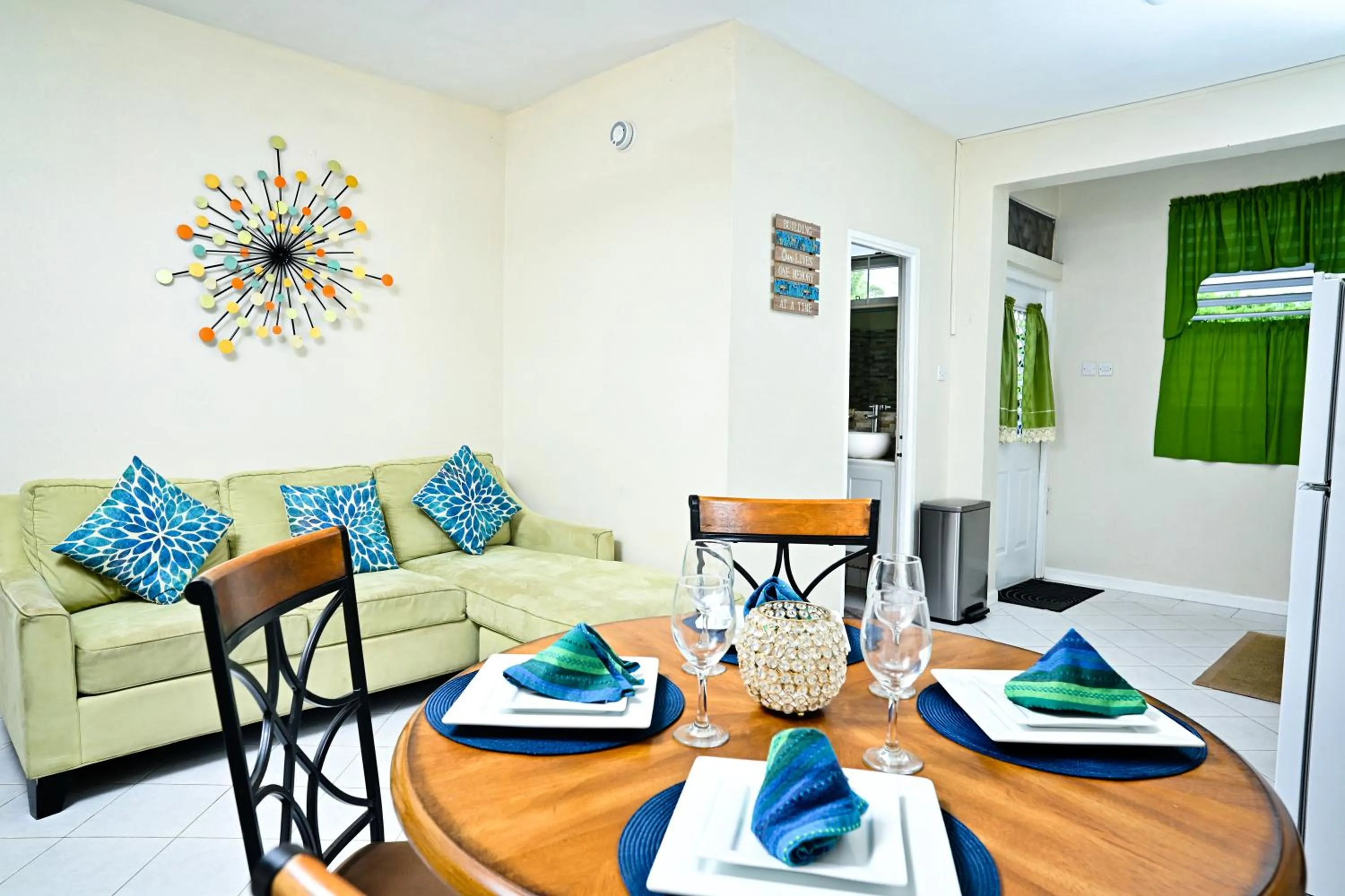 Living room in Melbourne Inn