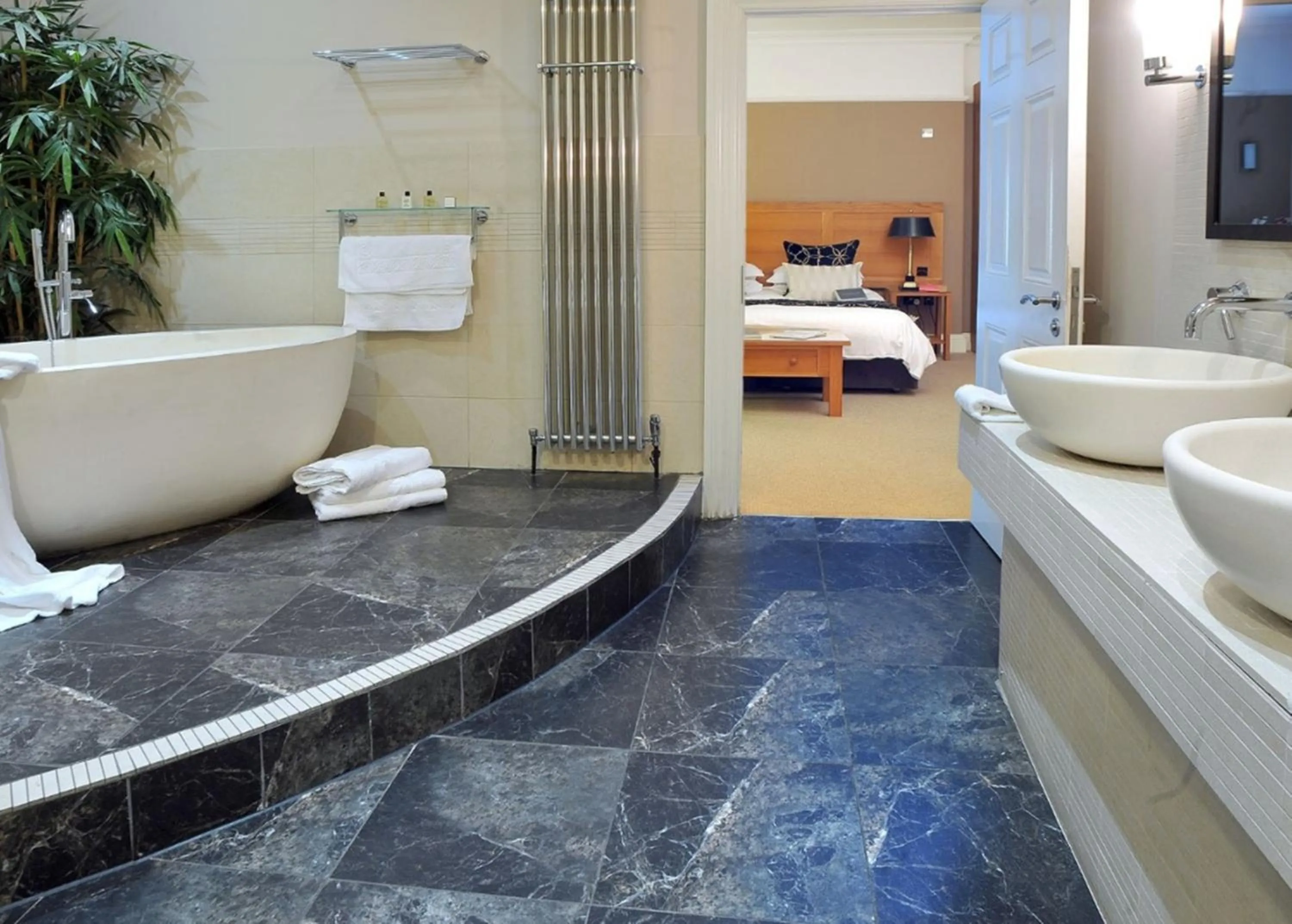 Bathroom, Bed in St Elizabeth's House