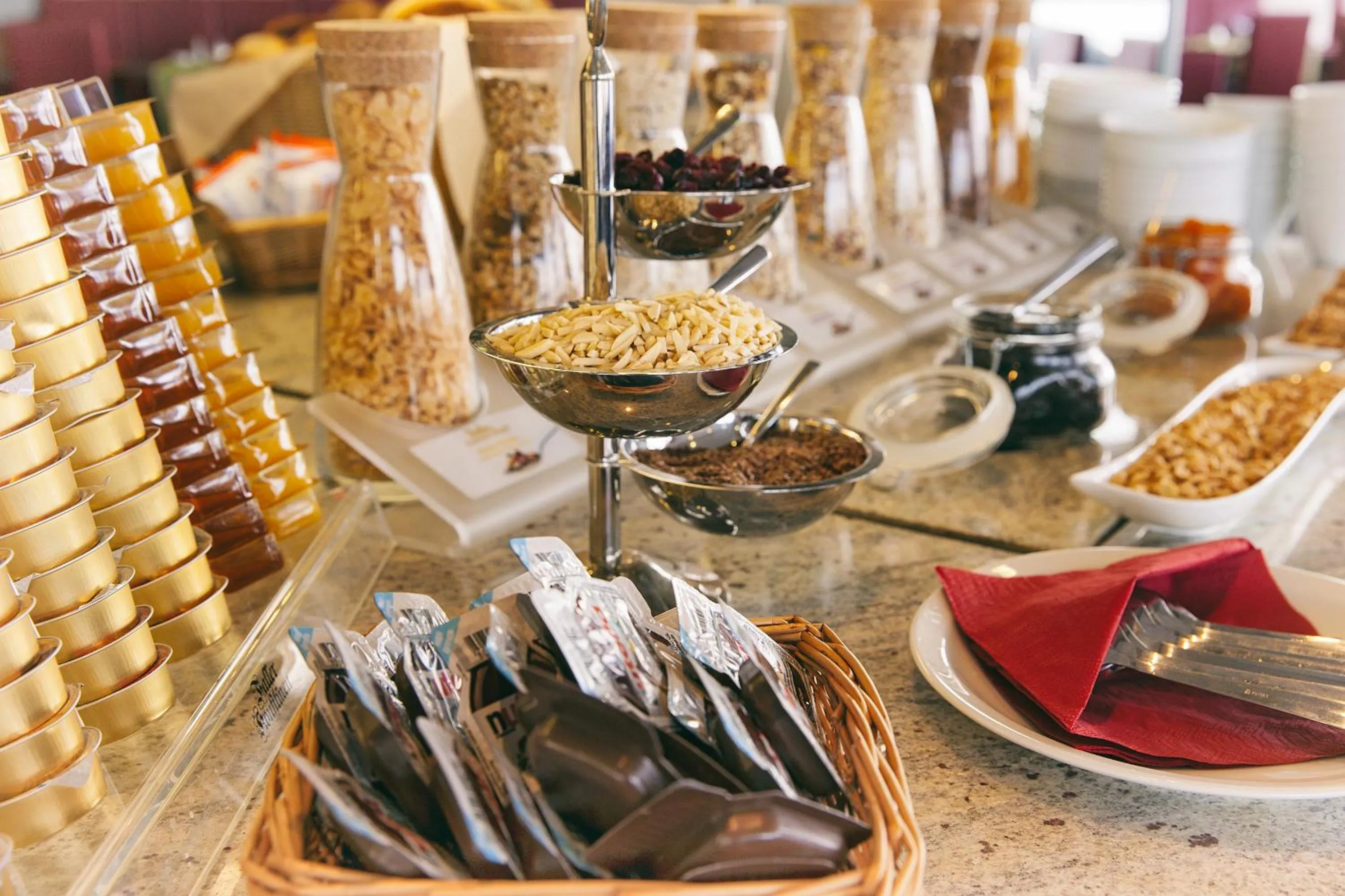Buffet breakfast in DOBLERGREEN Hotel Stuttgart-Gerlingen
