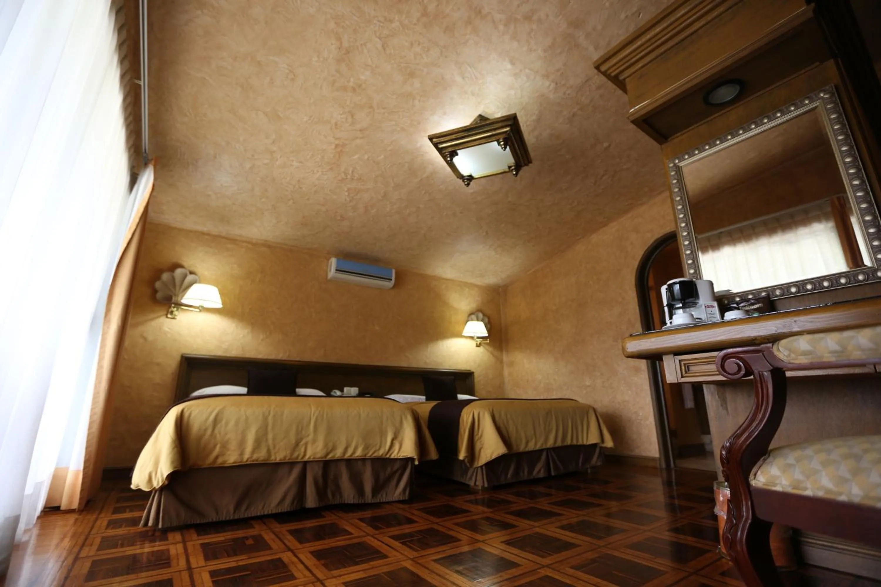 Photo of the whole room, Bed in Casa de la Loma