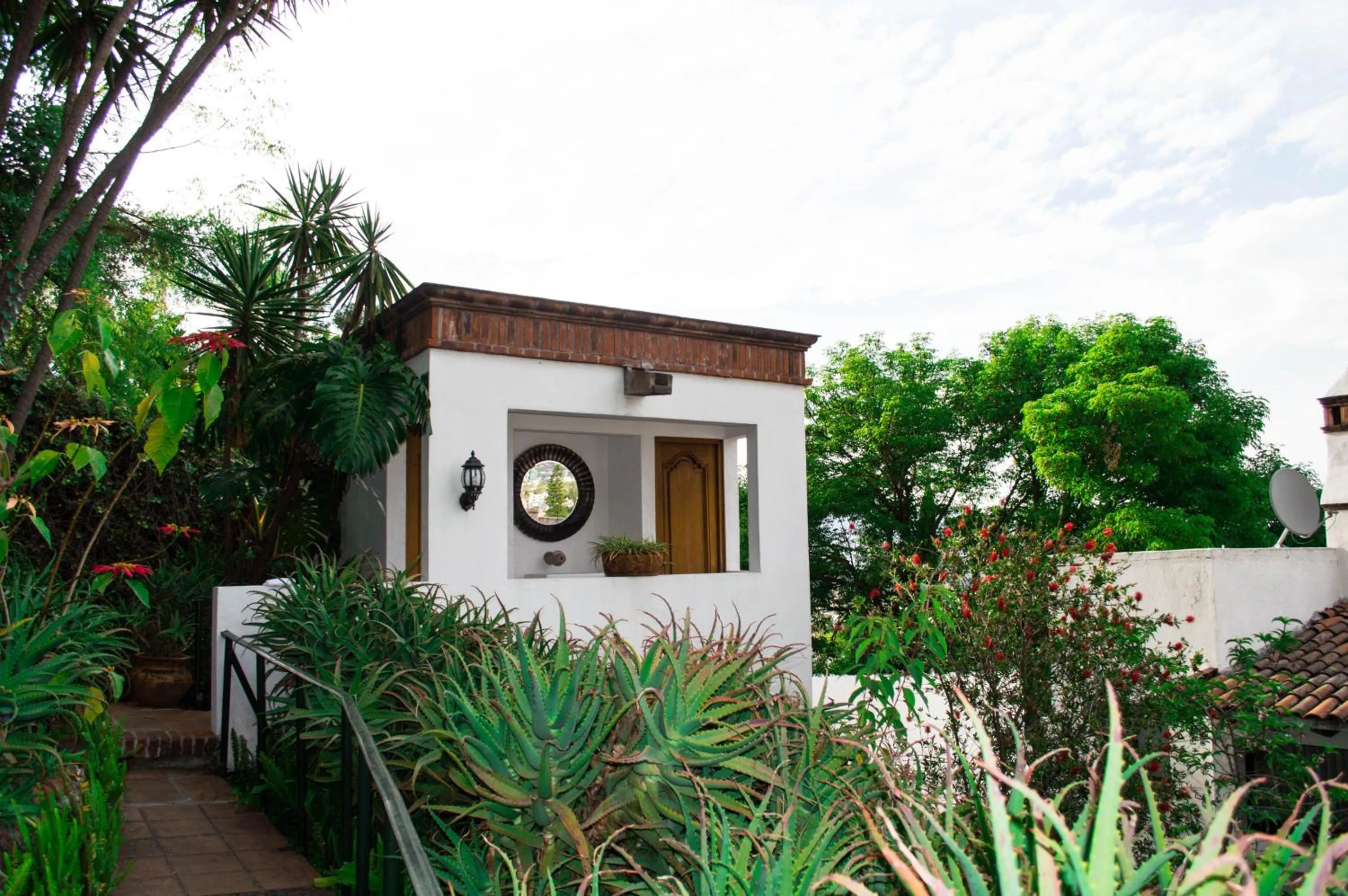 Property building in Casa de la Loma