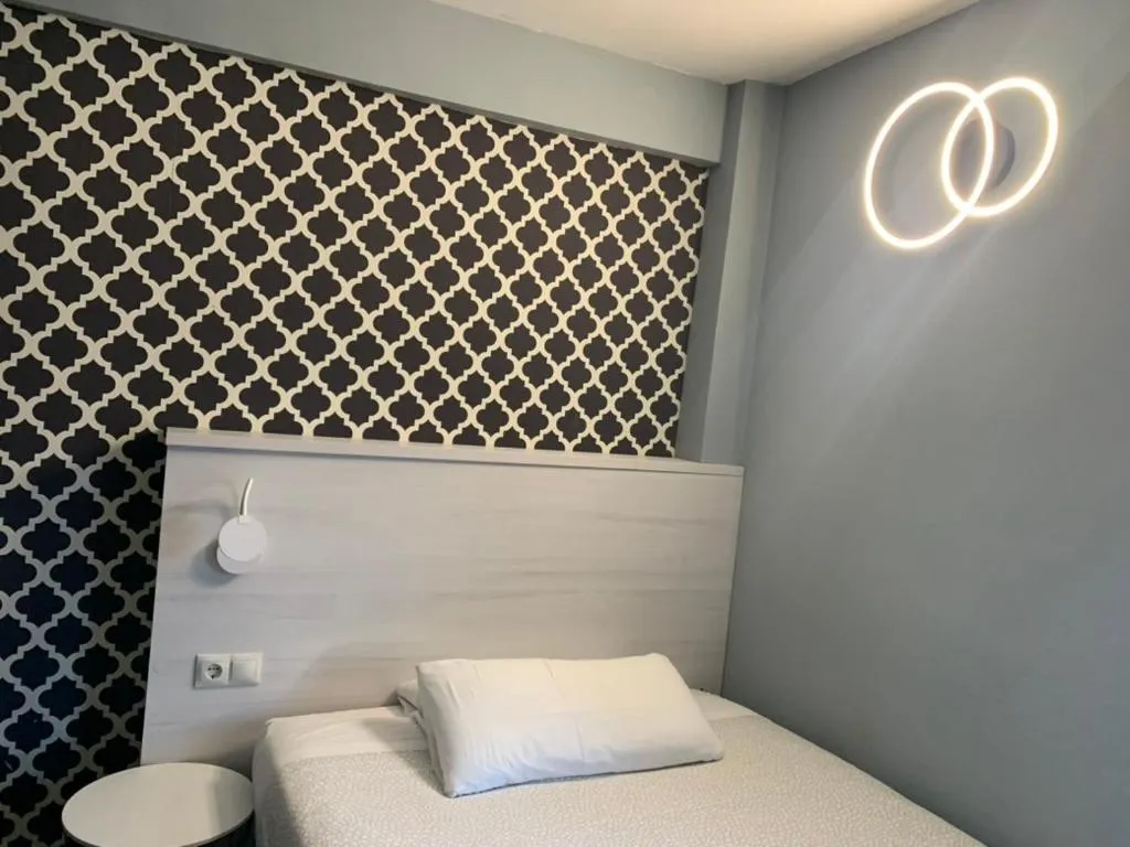 Bed in Hostal Gud Salamanca