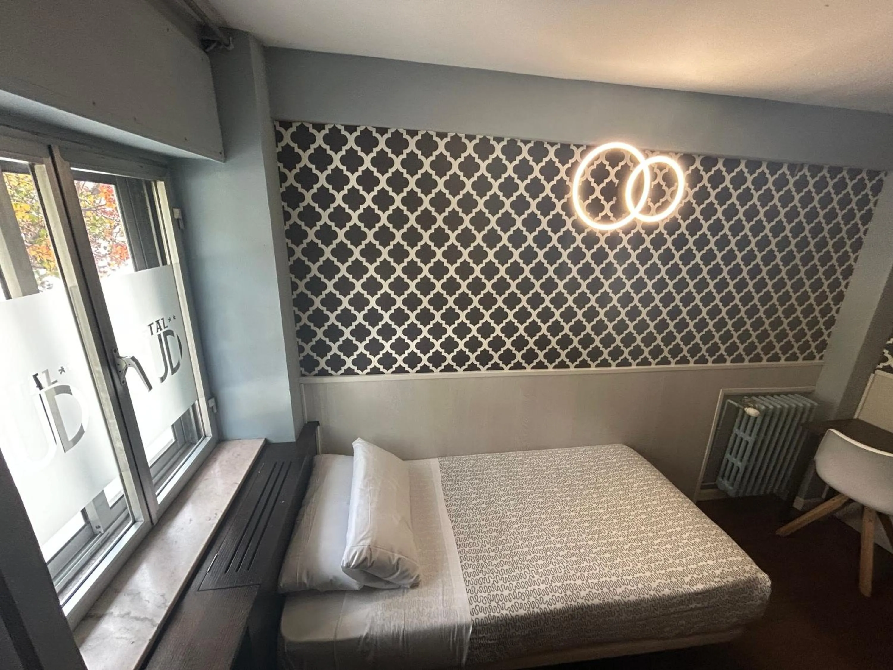 Bed in Hostal Gud Salamanca