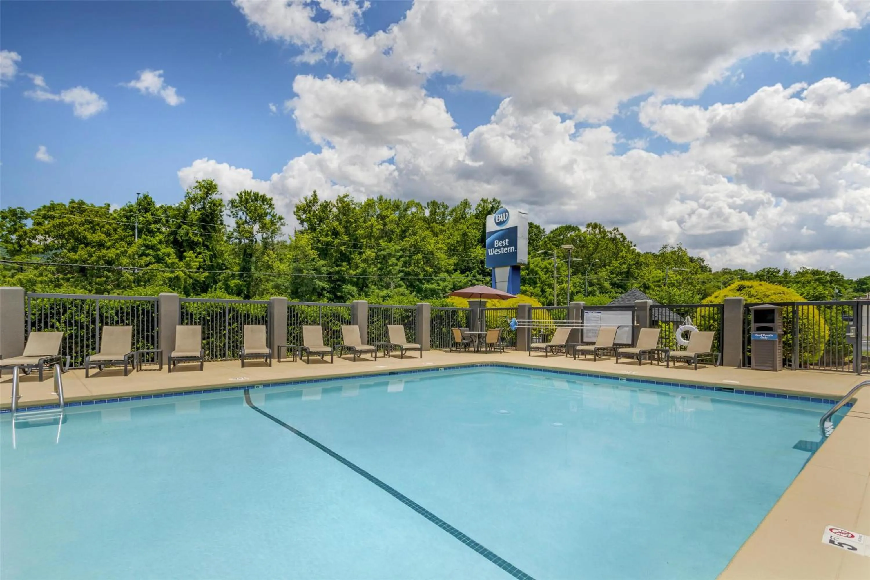 Pool view in Best Western Asheville-Blue Ridge Parkway