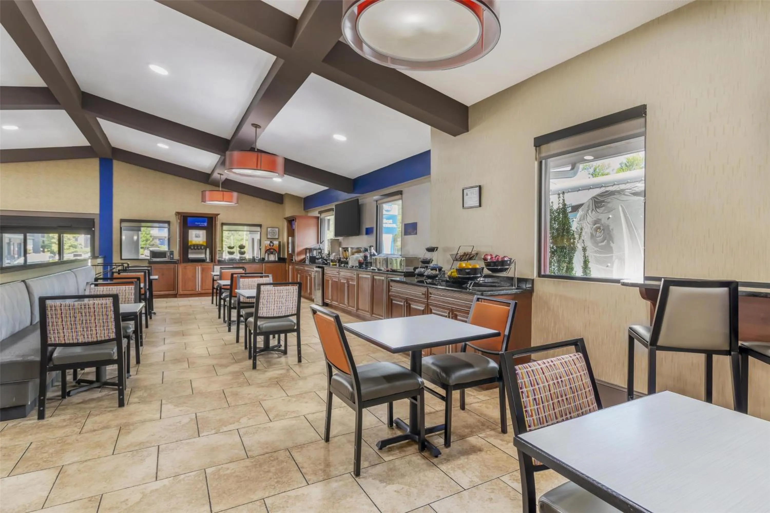 Breakfast in Best Western Asheville-Blue Ridge Parkway