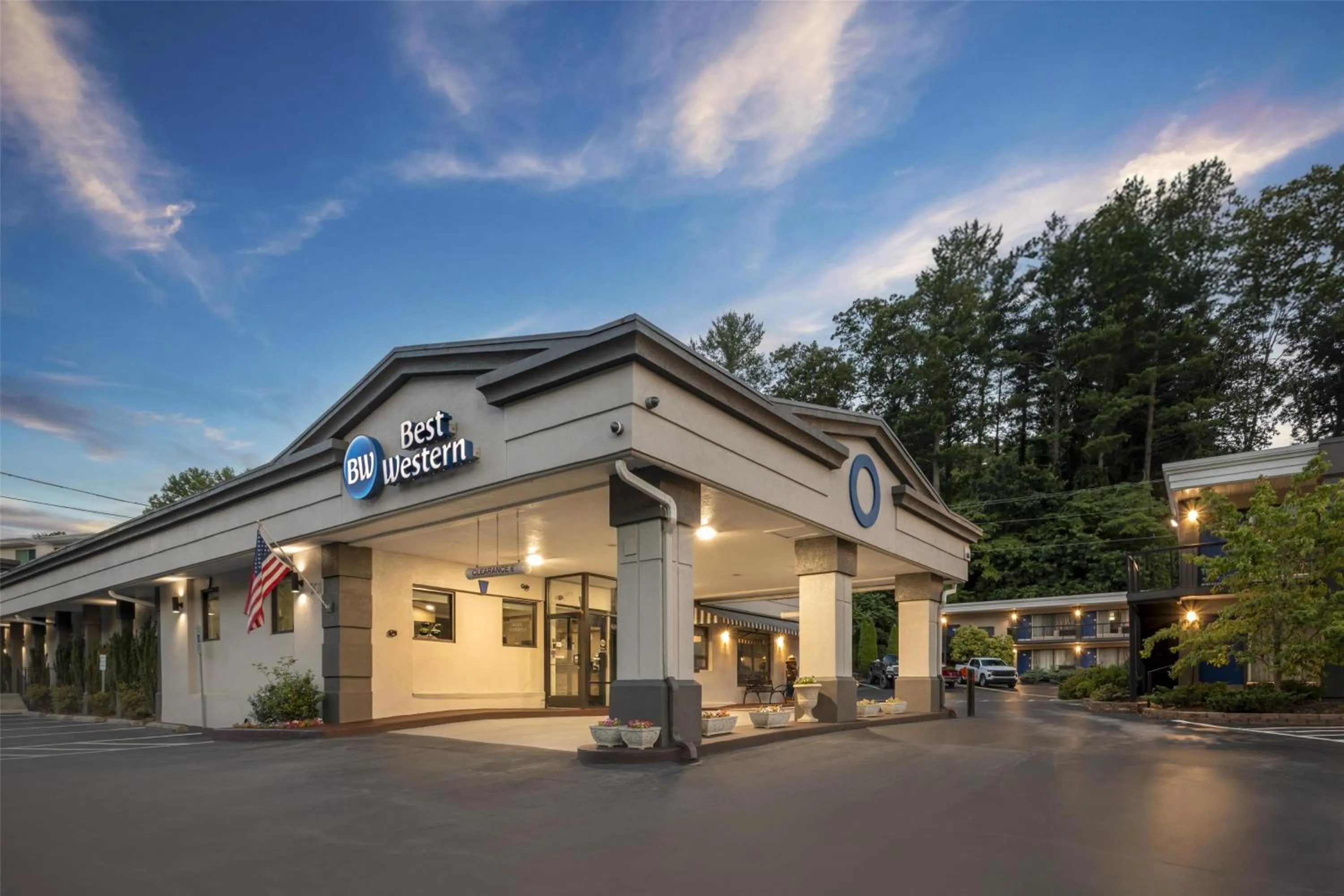 Property building in Best Western Asheville-Blue Ridge Parkway