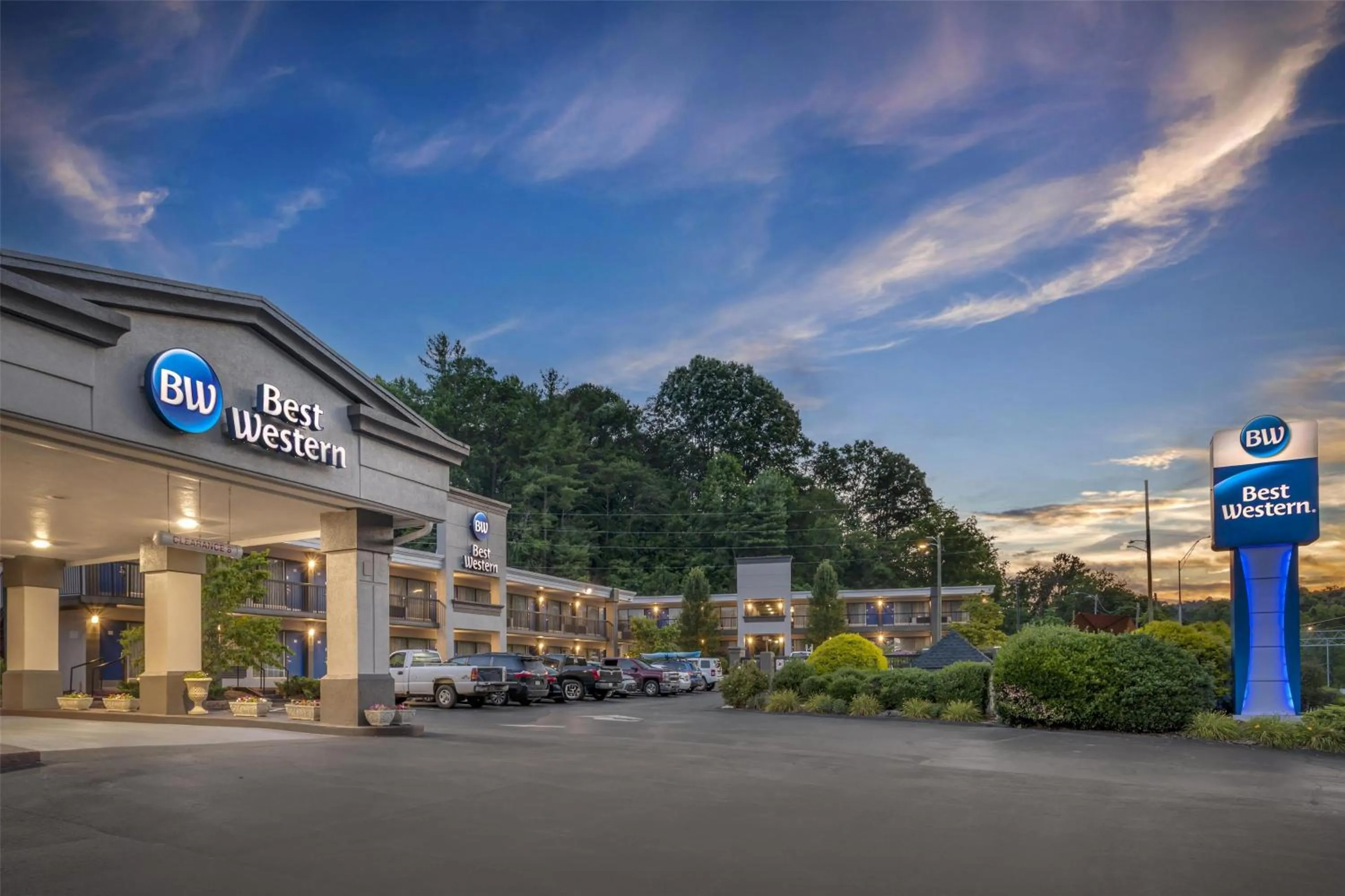 Property building in Best Western Asheville-Blue Ridge Parkway