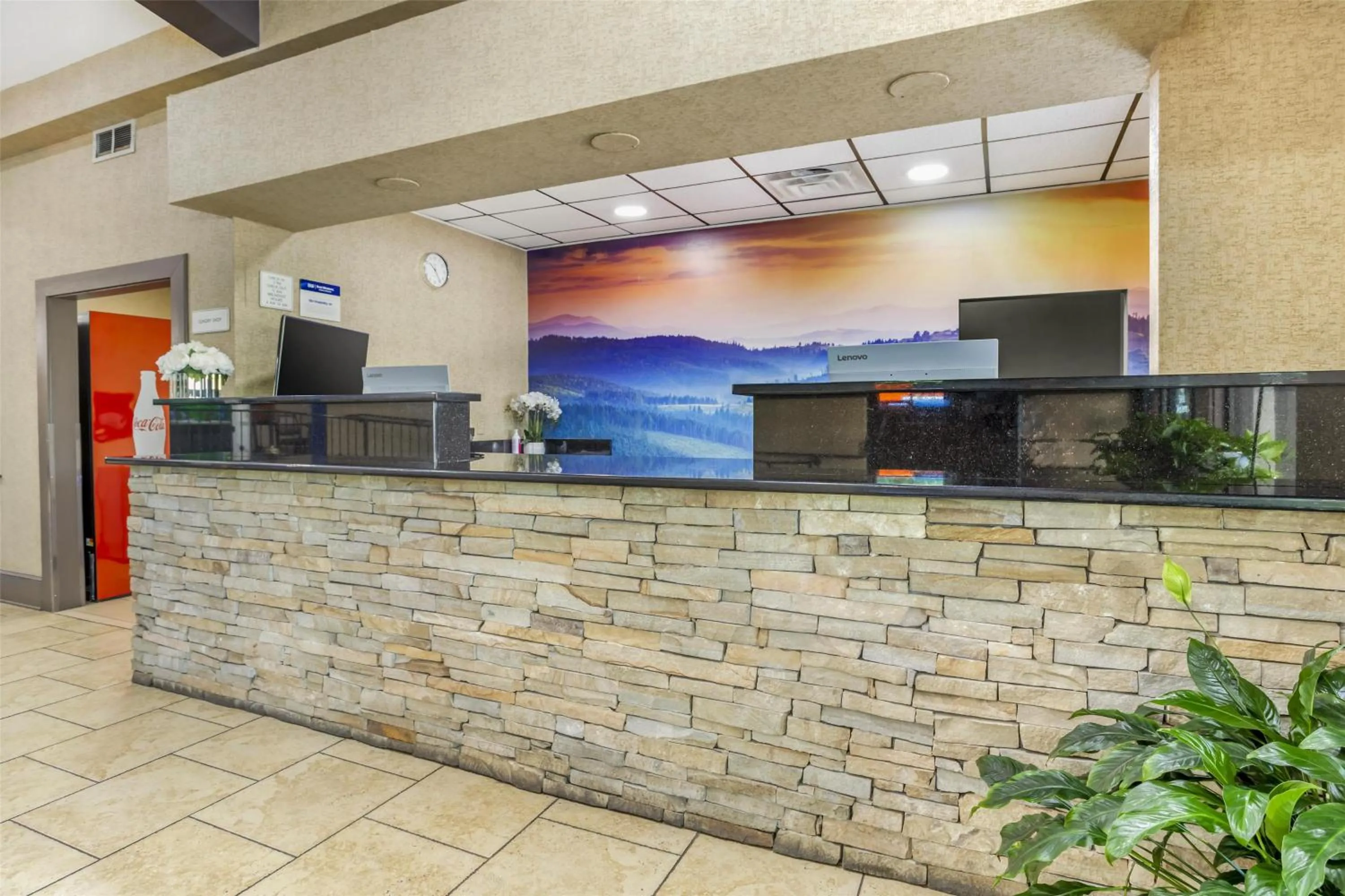 Lobby or reception in Best Western Asheville-Blue Ridge Parkway