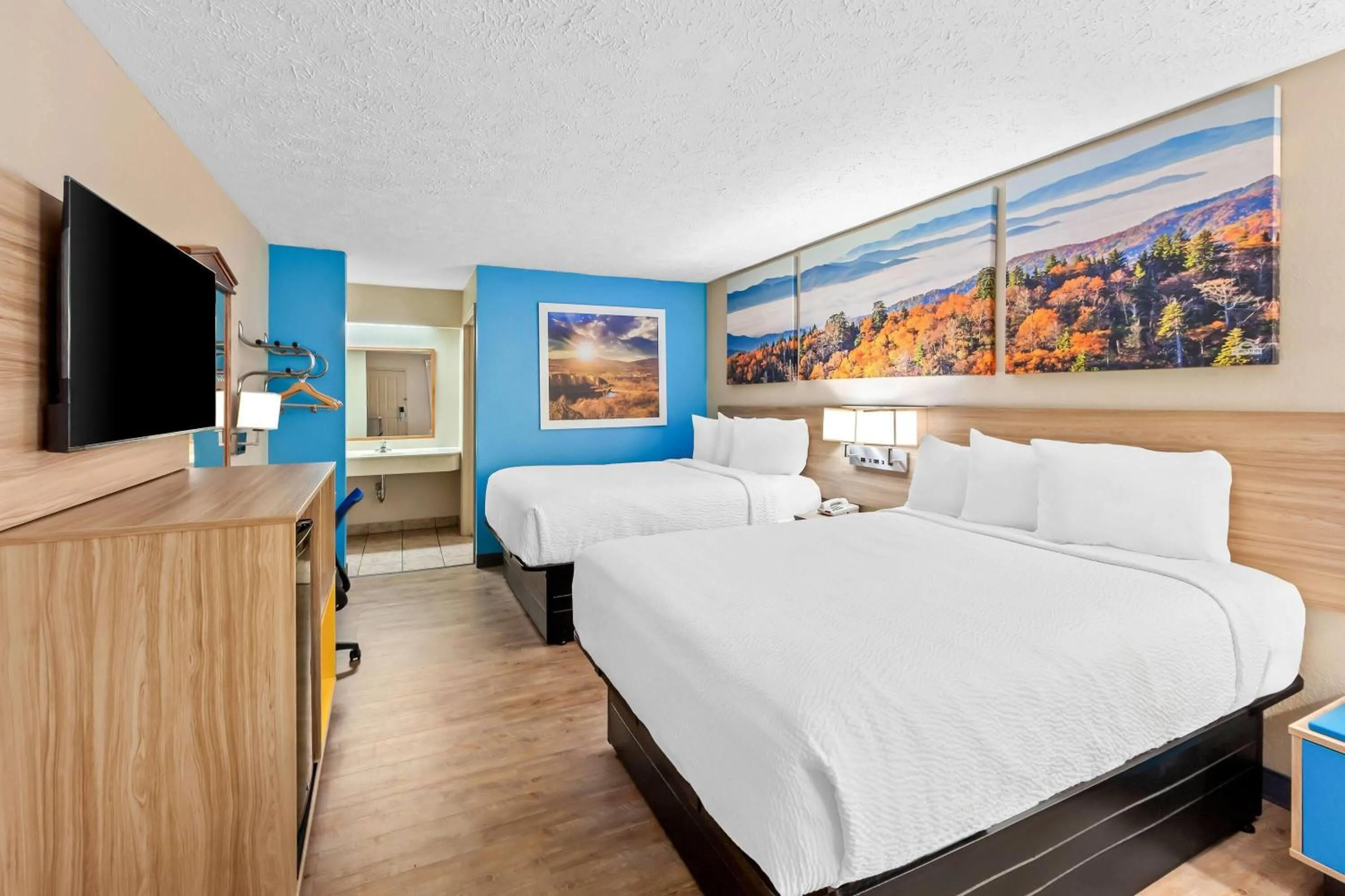 Bed in Days Inn by Wyndham Lexington