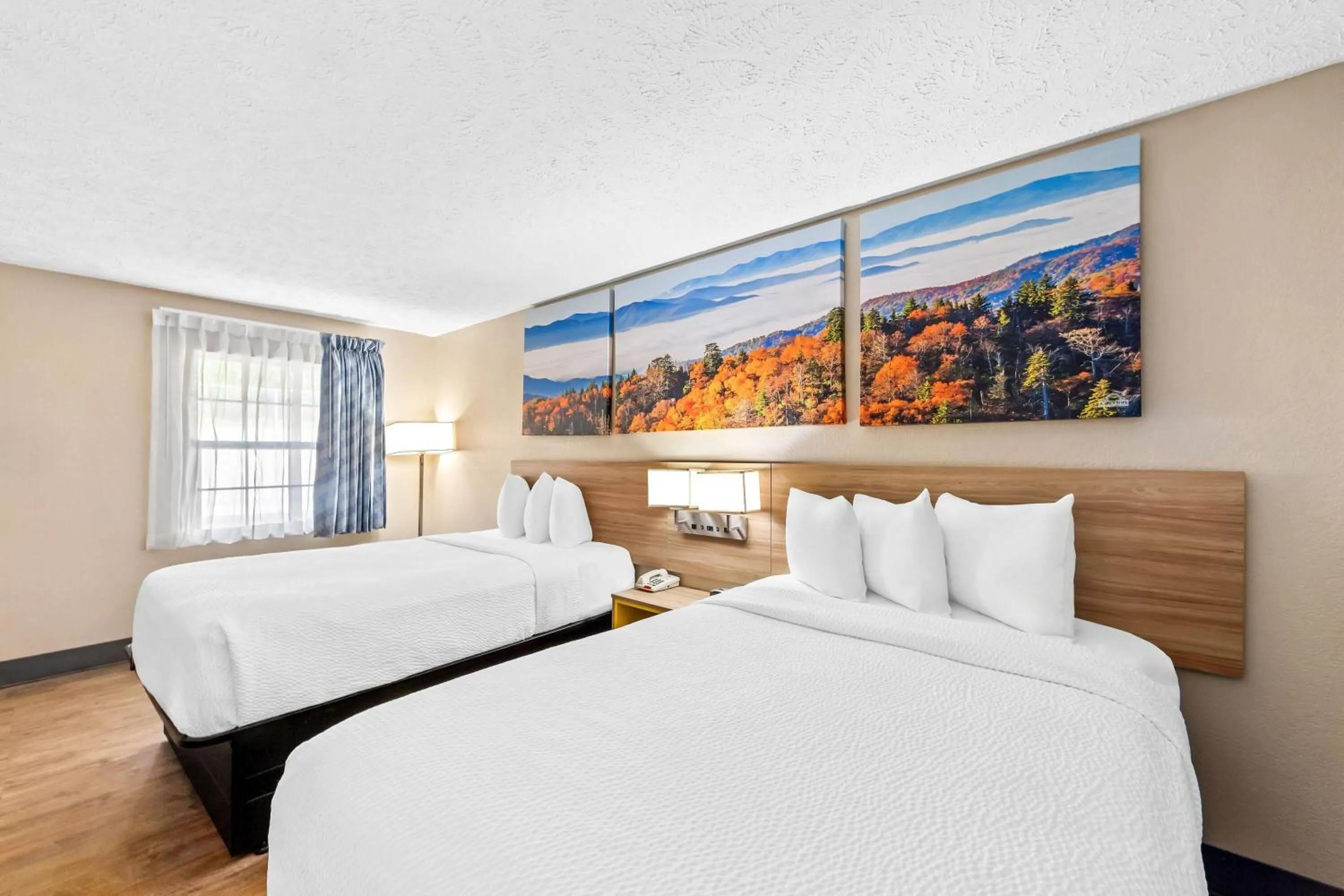 Bed in Days Inn by Wyndham Lexington