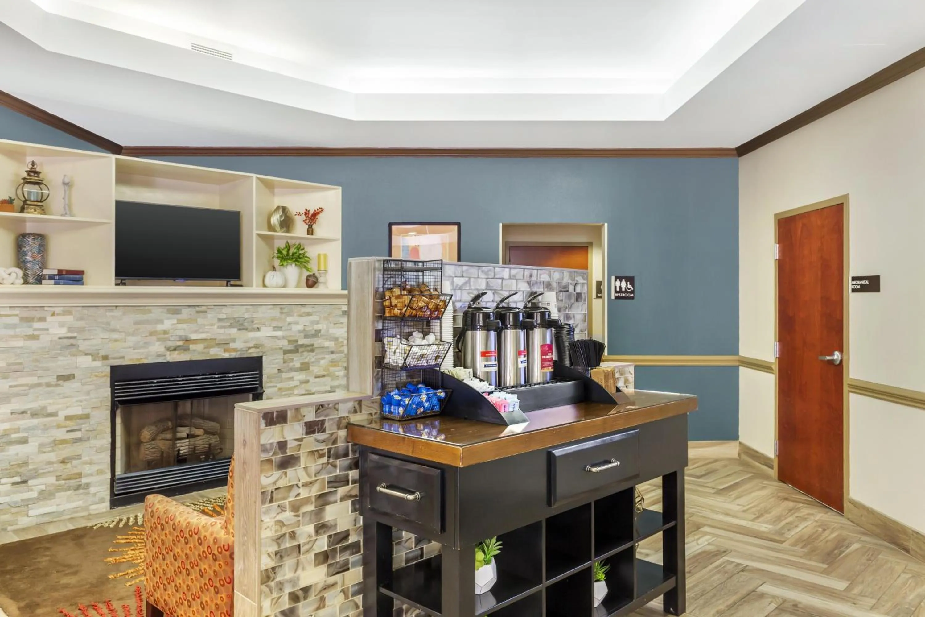 Lobby or reception in Best Western Plus Suites Greenville