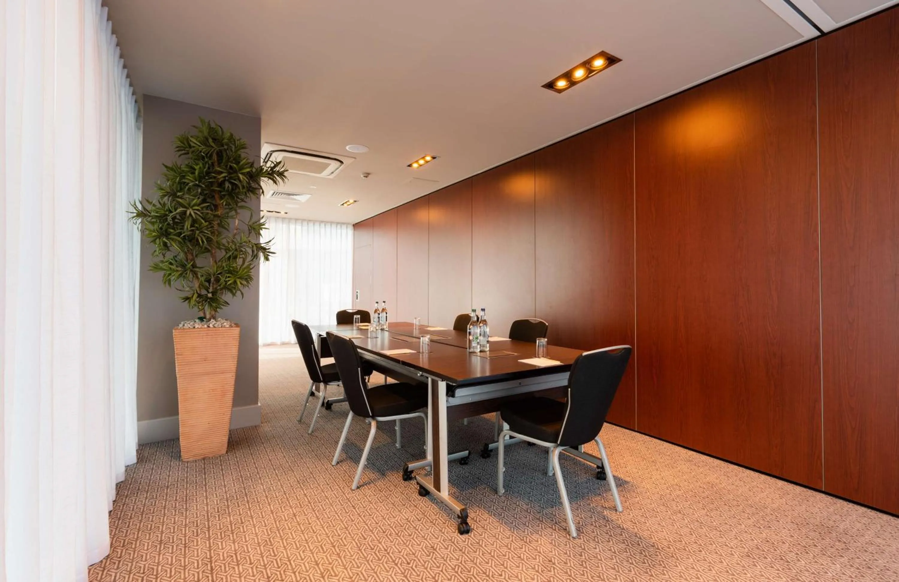 Meeting/conference room in DoubleTree by Hilton Hotel Newcastle International Airport