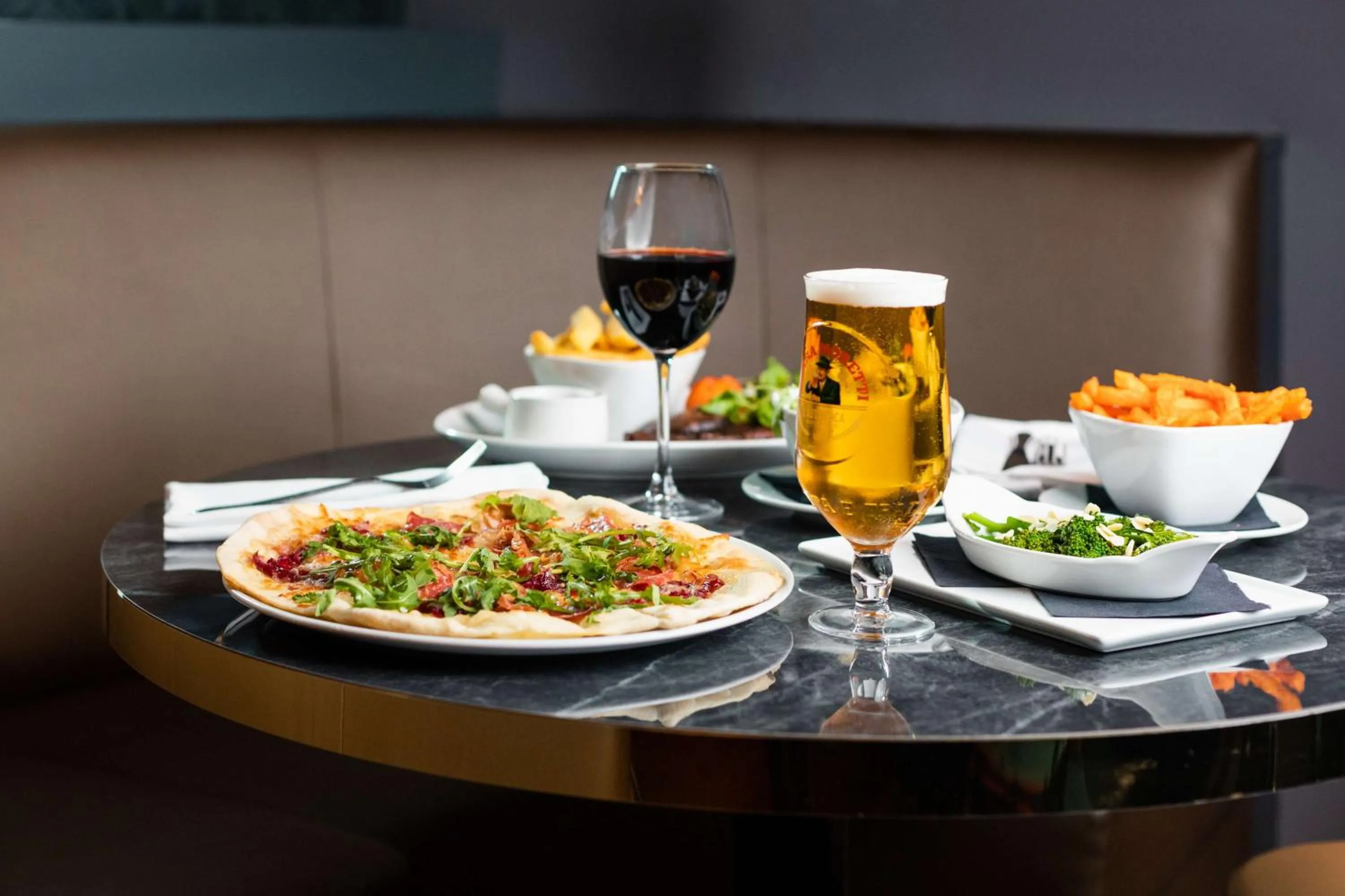 Restaurant/places to eat in DoubleTree by Hilton Hotel Newcastle International Airport